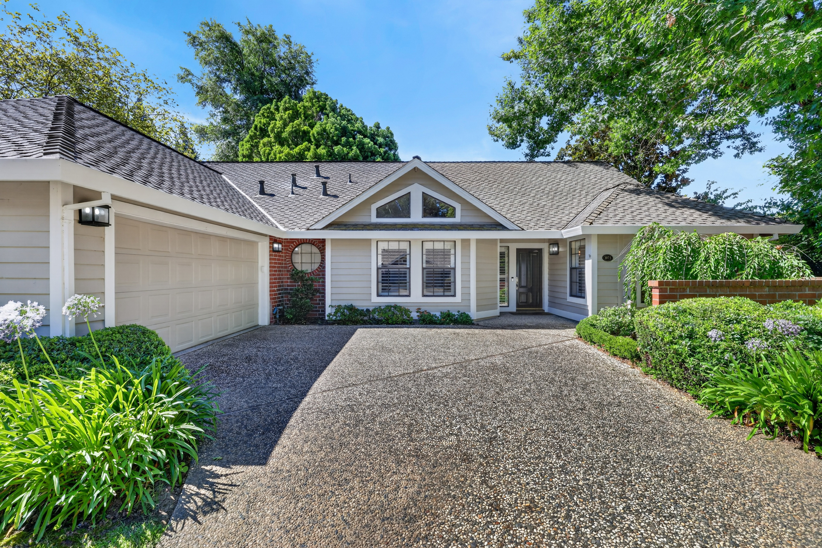  1073 Harrington Way, Carmichael, CA 95608 - 物件實景