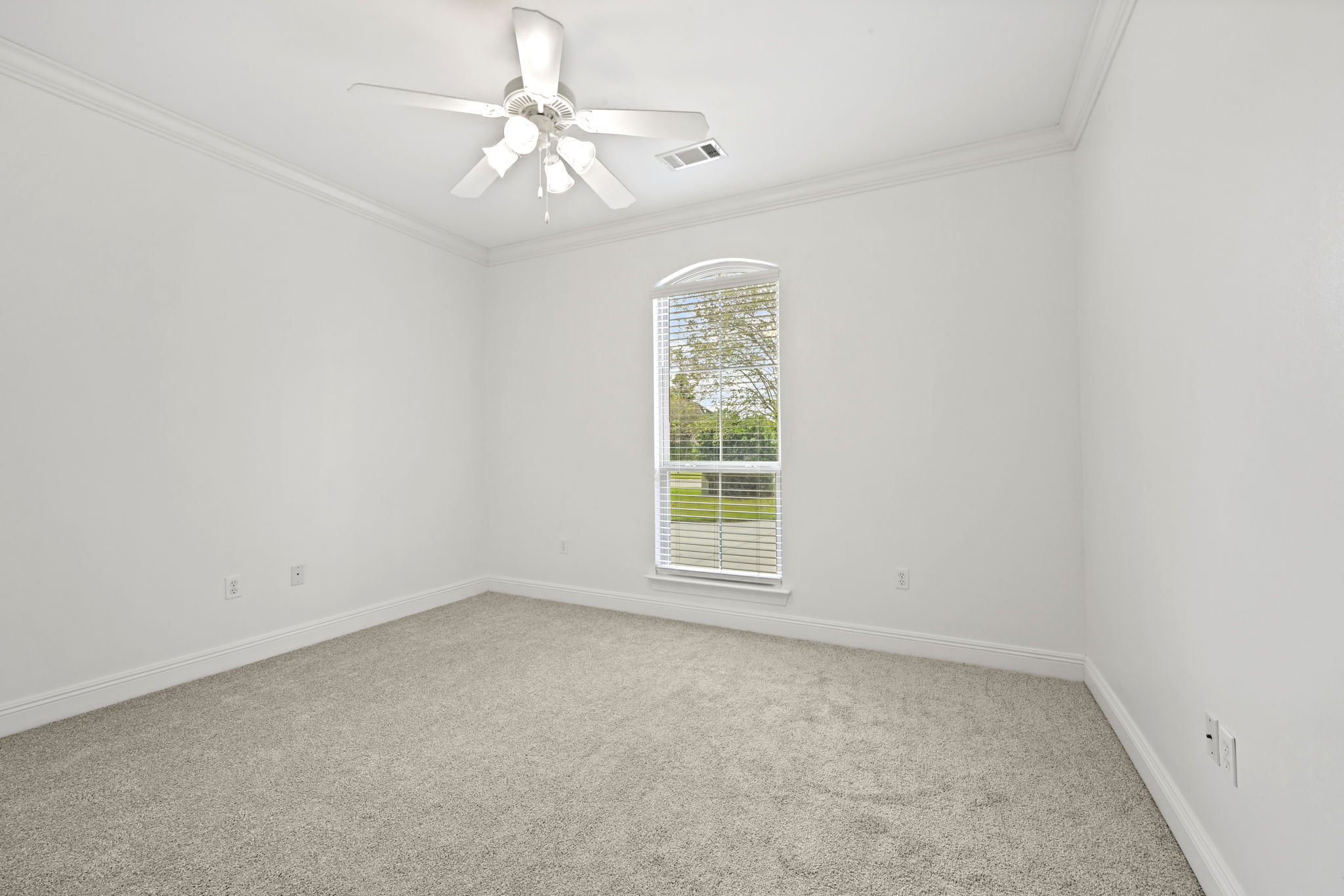 Baton Rouge, Louisiana, 70810, United States, 3 Bedrooms Bedrooms, ,3 BathroomsBathrooms,Residential,For Sale,1989243