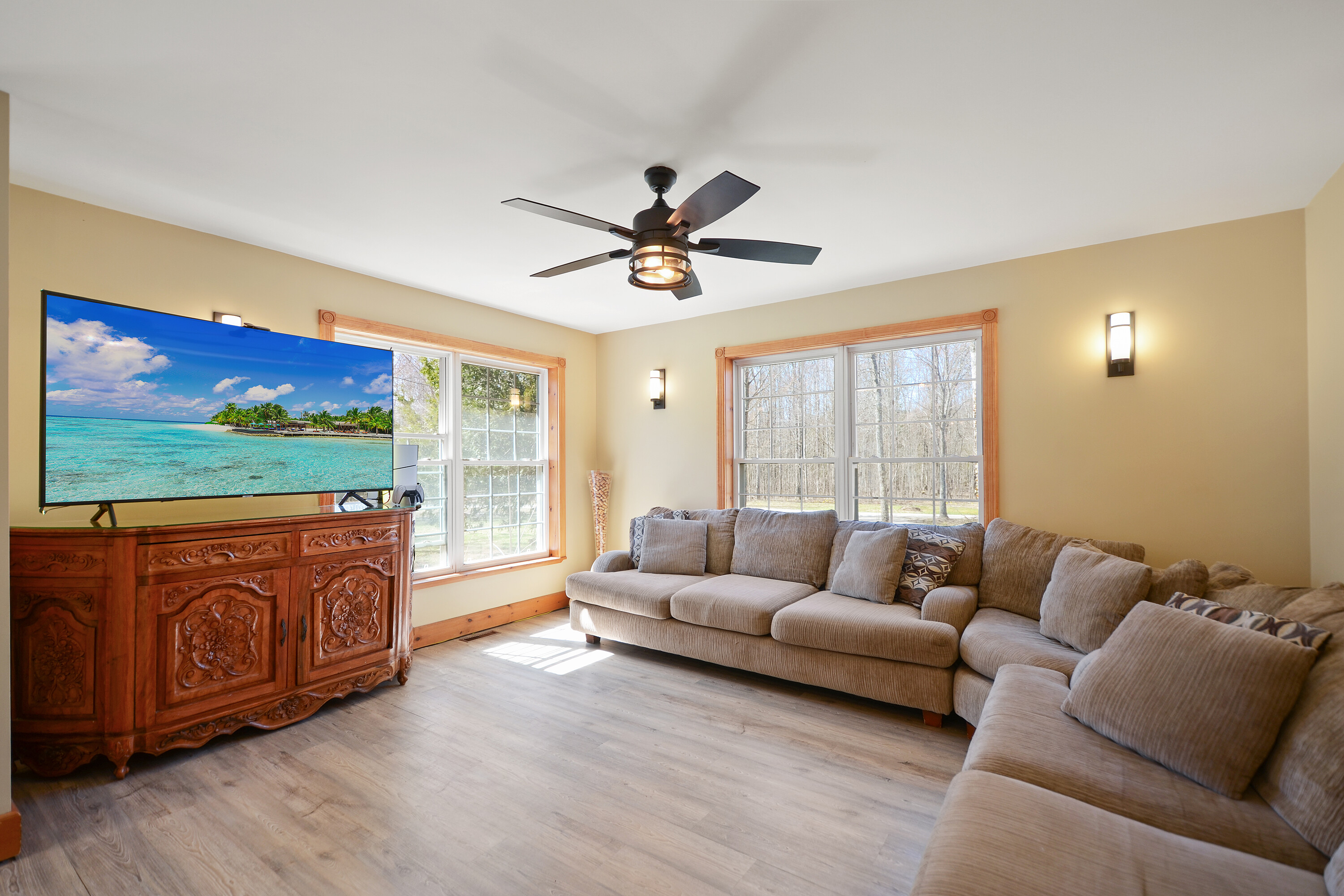  93 Pristine Acres of Privacy - 物件實景