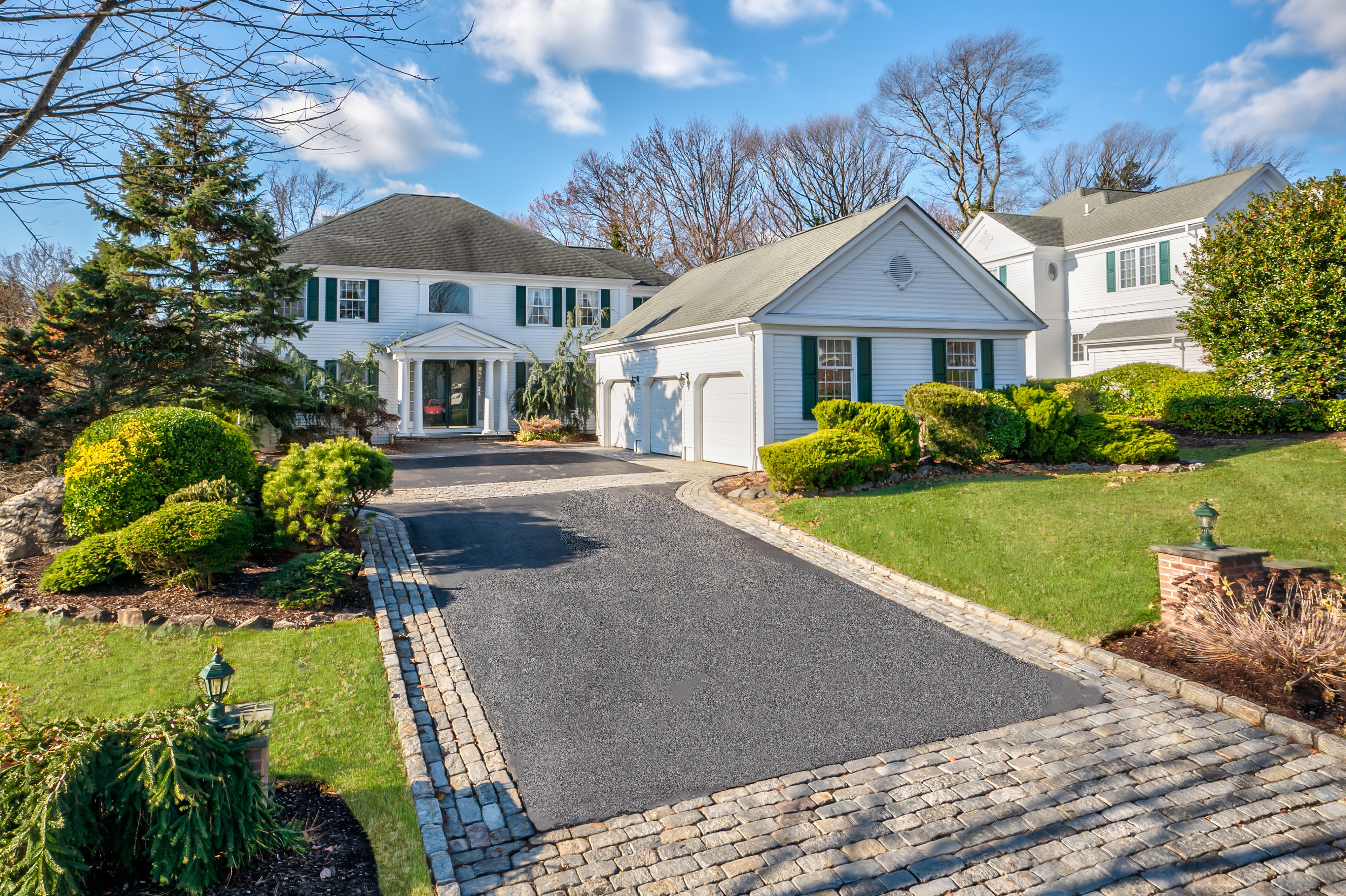 8 Meadow Lane, Manhasset, NY 11030