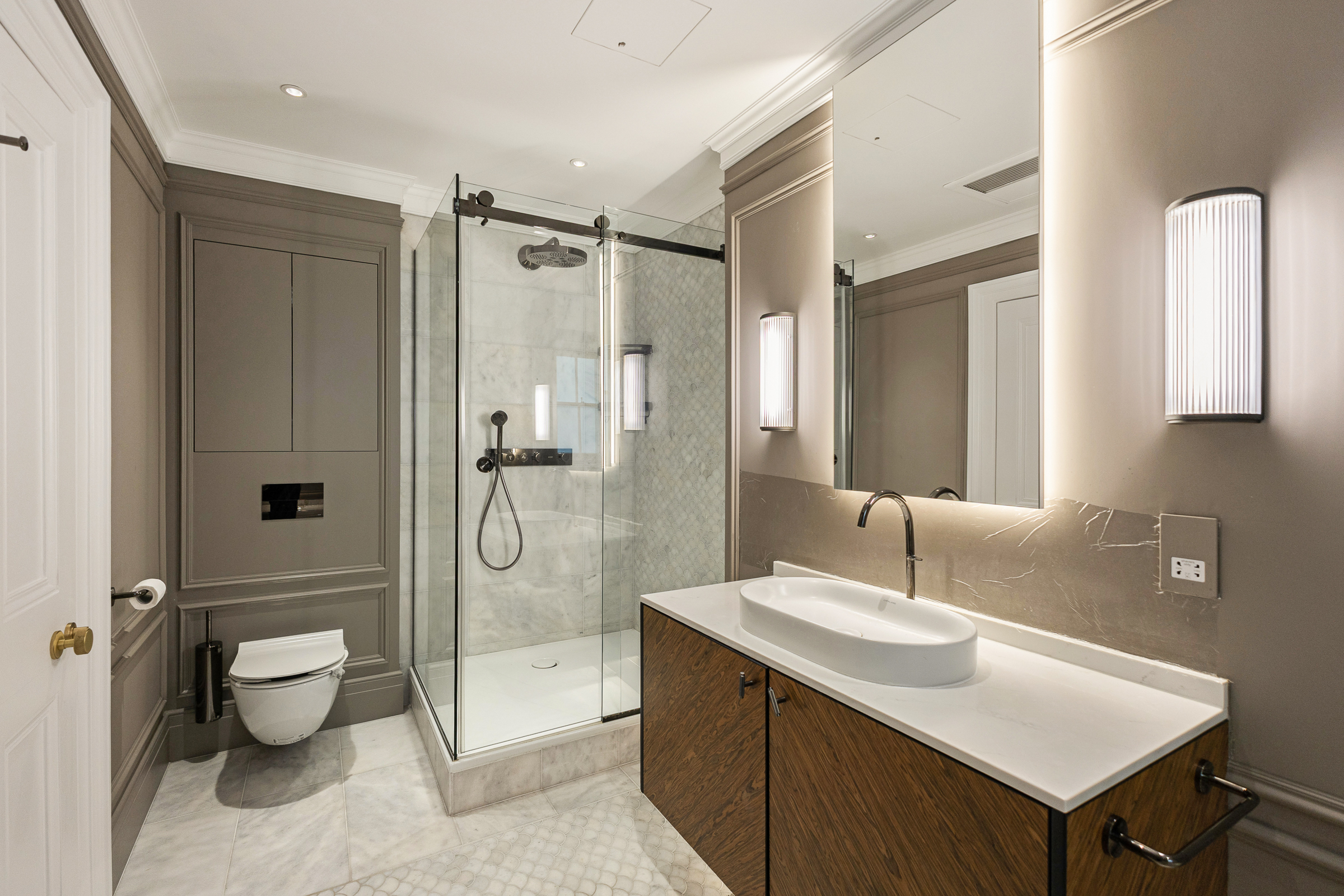  Grand Proportions on in Queen