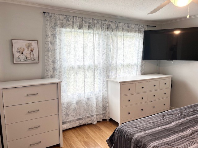 Cranston, Rhode Island, 02921, United States, 3 Bedrooms Bedrooms, ,2 BathroomsBathrooms,Residential,For Sale,1969397