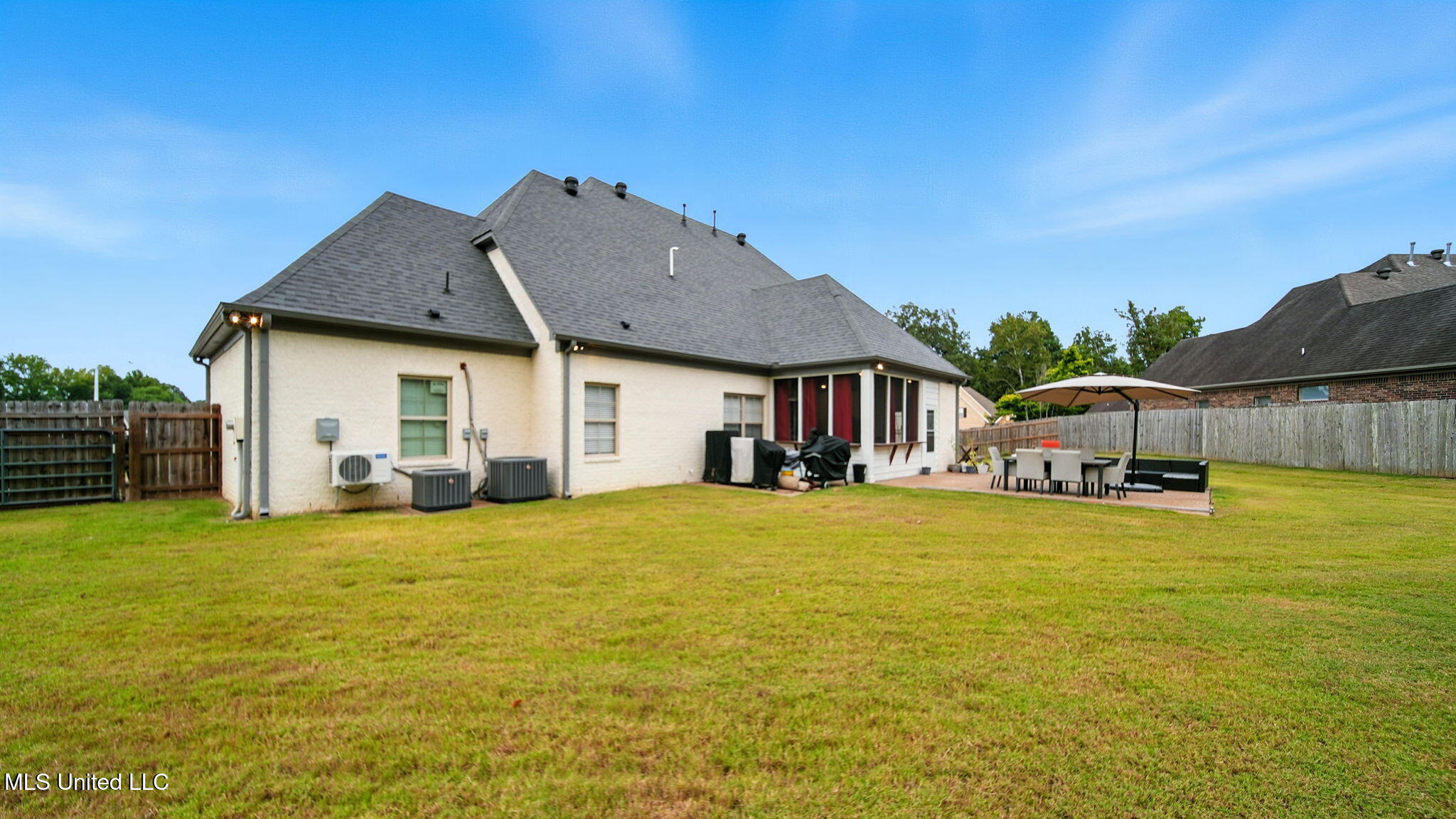 Hernando, Mississippi, 38632, United States, 4 Bedrooms Bedrooms, ,3 BathroomsBathrooms,Residential,For Sale,1978429