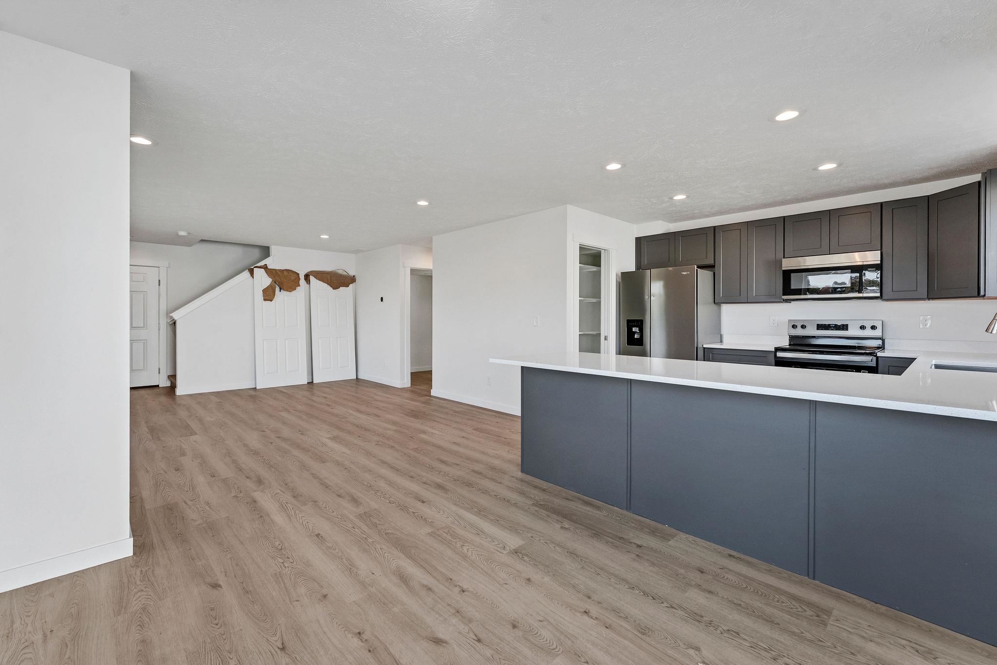 Spokane, Washington, 99212, United States, 3 Bedrooms Bedrooms, ,6 BathroomsBathrooms,Residential,For Sale,1986291