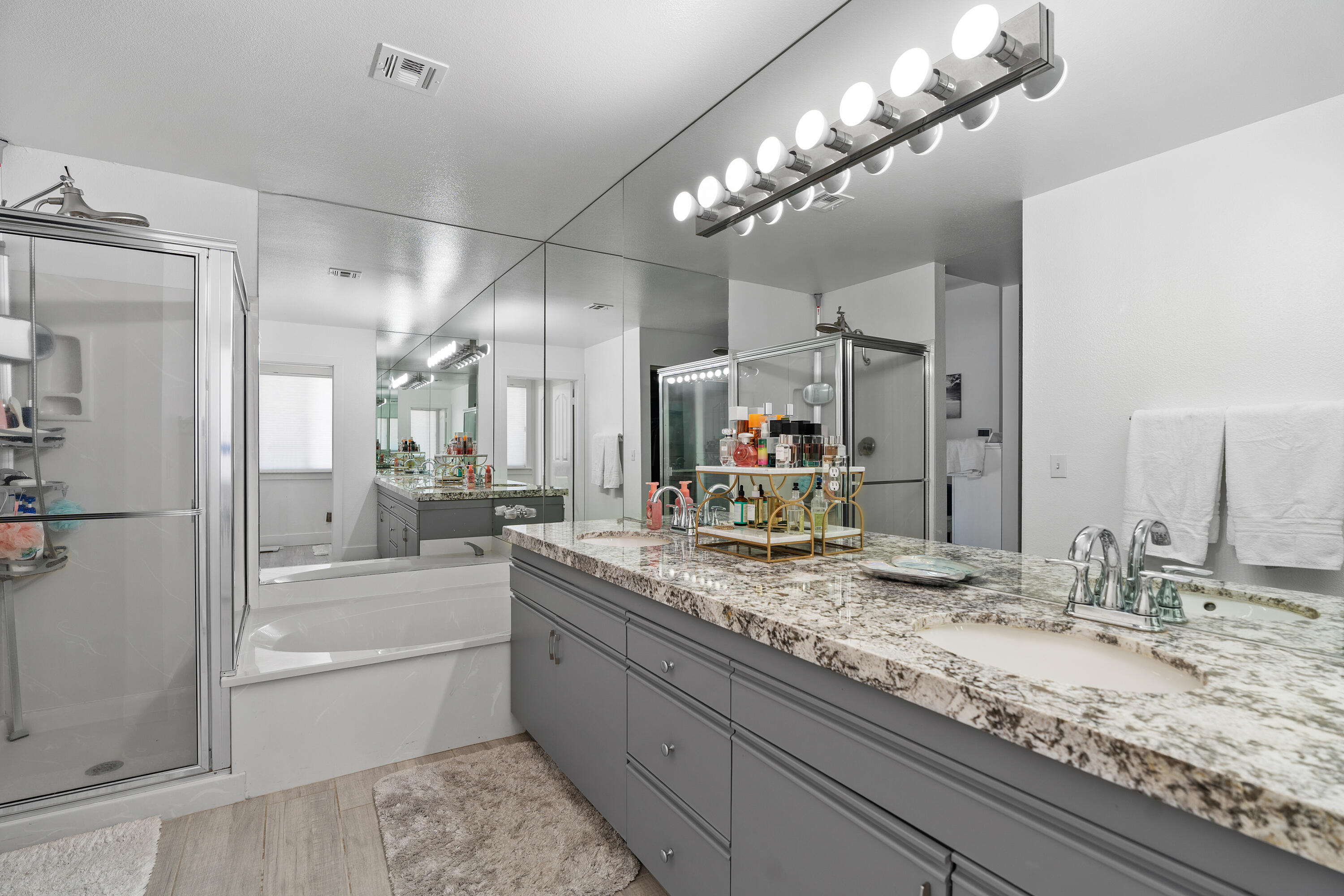 Palm Desert, California, 92211, United States, 4 Bedrooms Bedrooms, ,3 BathroomsBathrooms,Residential,For Sale,1938819