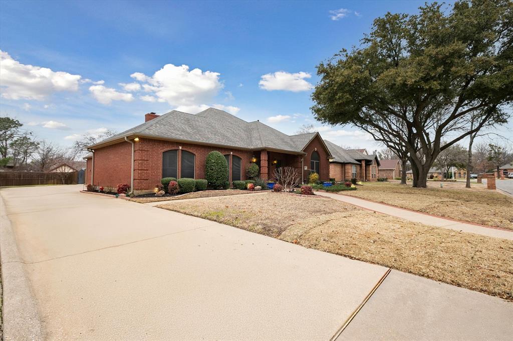 Denton, Texas, 76205, United States, 4 Bedrooms Bedrooms, ,4 BathroomsBathrooms,Residential,For Sale,1915796