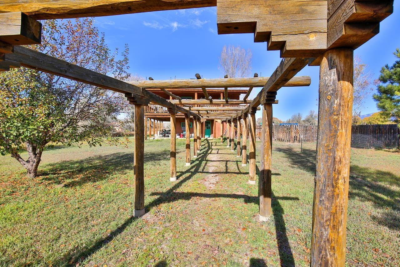 Taos, New Mexico, 87571, United States, 5 Bedrooms Bedrooms, ,5 BathroomsBathrooms,Residential,For Sale,1850359