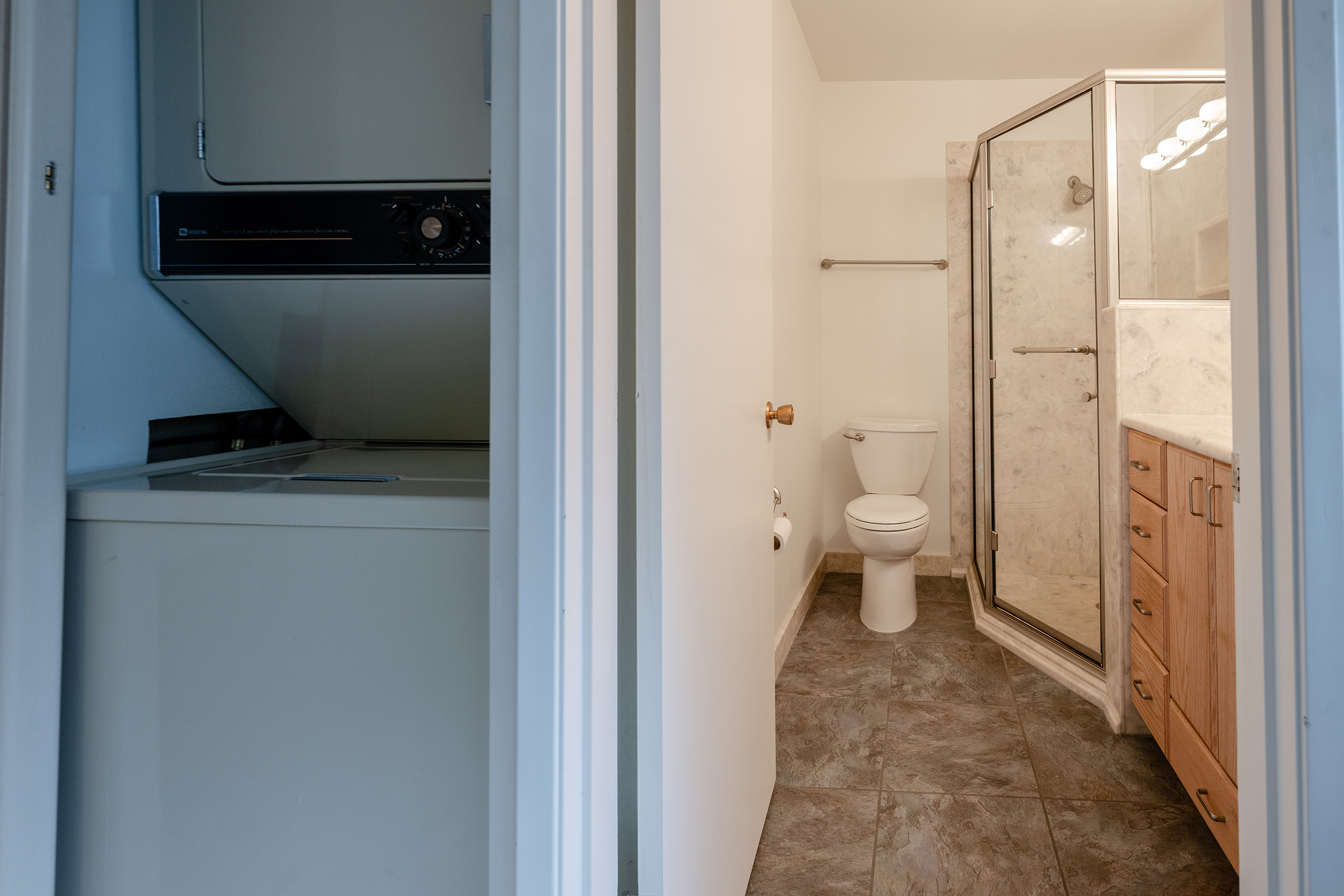  Situated along the Columbia River with breathtaking, one-of-a-kind 180-views - 物件實景