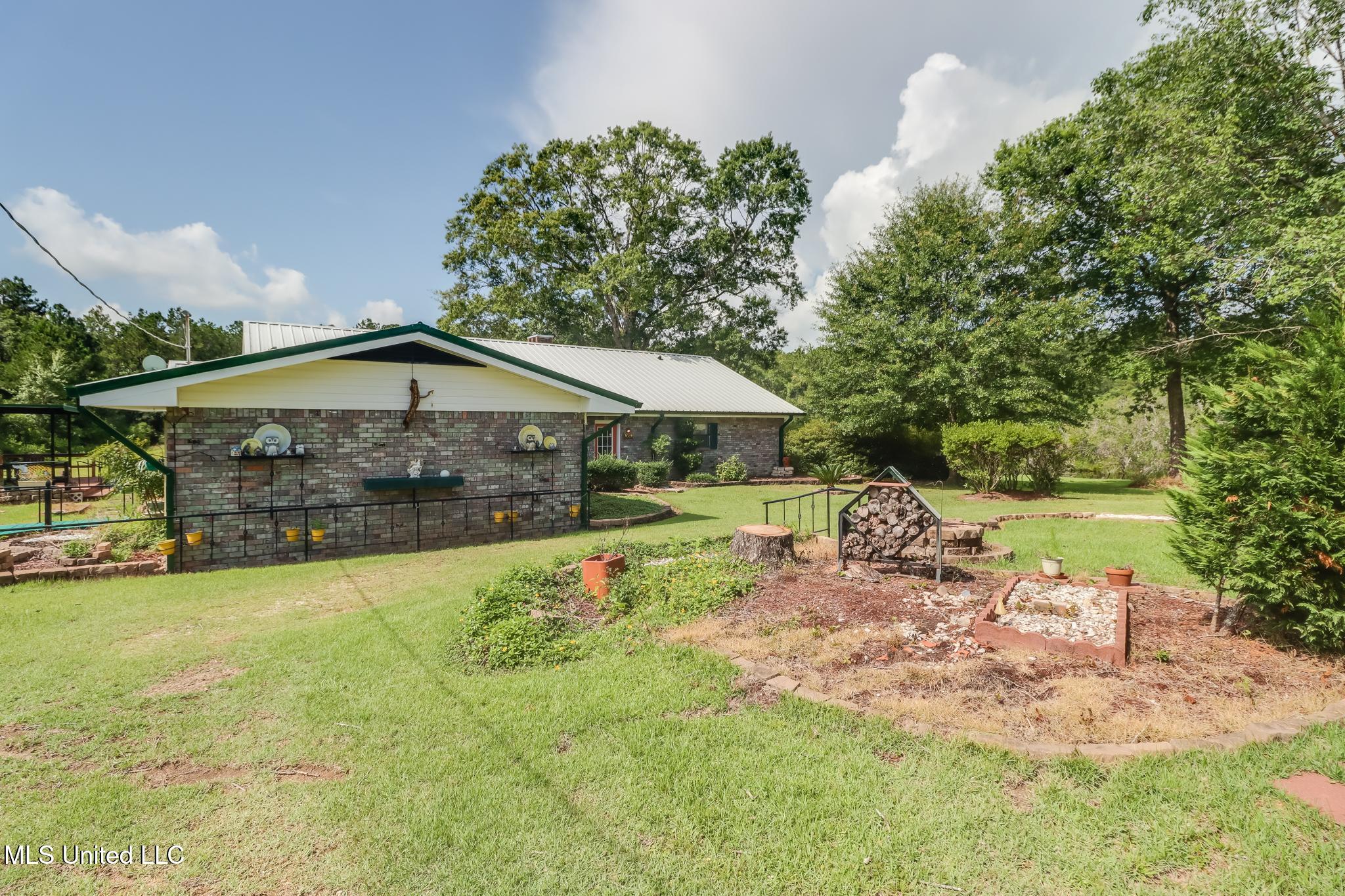 Pass Christian, Mississippi, 39571, United States, 3 Bedrooms Bedrooms, ,2 BathroomsBathrooms,Residential,For Sale,1874692