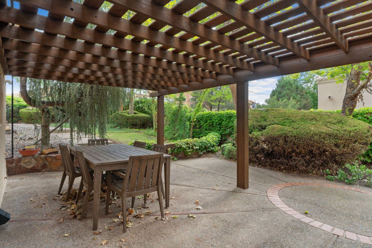 Albuquerque, New Mexico, 87111, United States, 4 Bedrooms Bedrooms, ,3 BathroomsBathrooms,Residential,For Sale,1906383