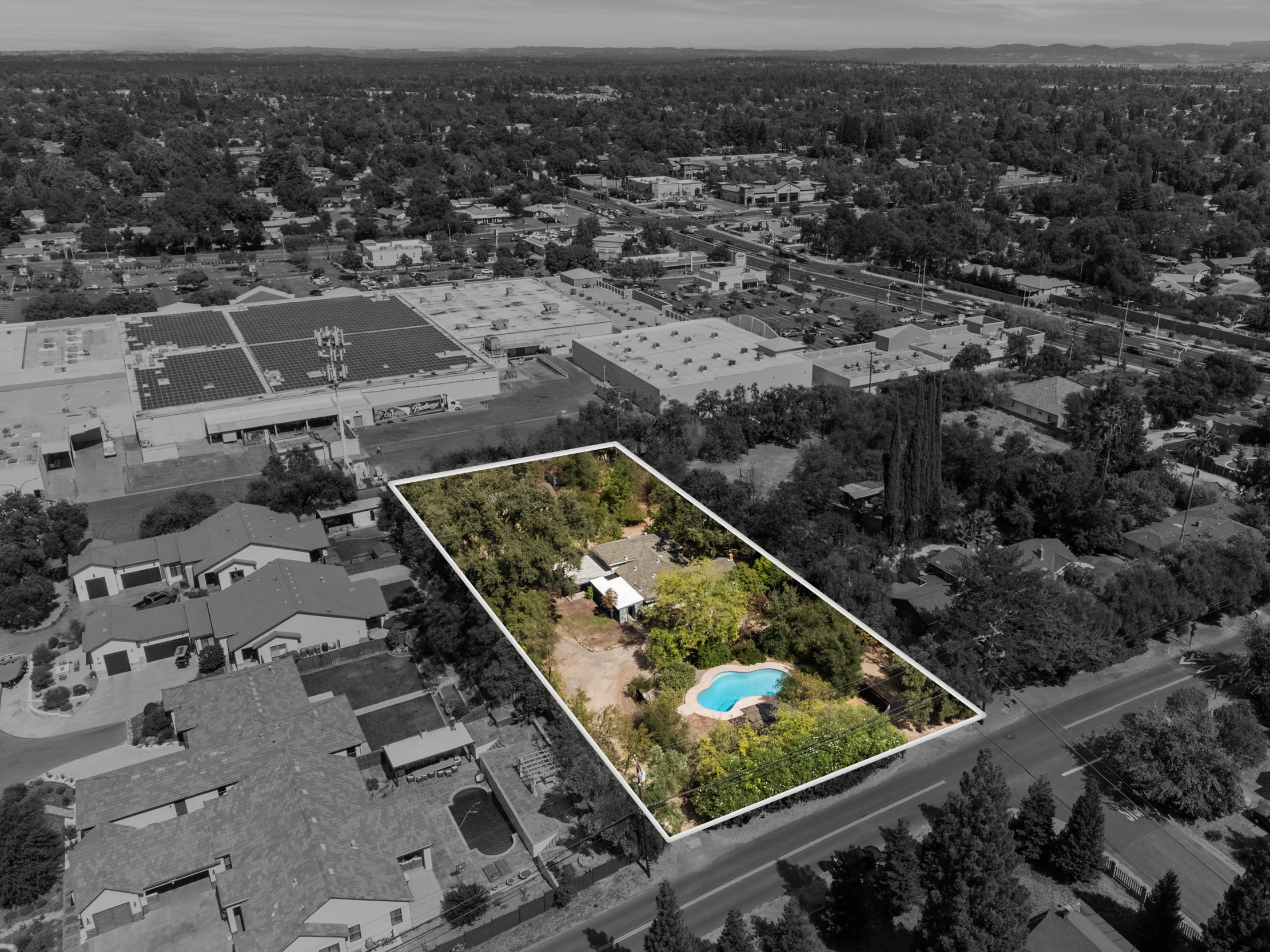  8865 Phoenix Avenue, Fair Oaks, CA 95628 - 物件實景