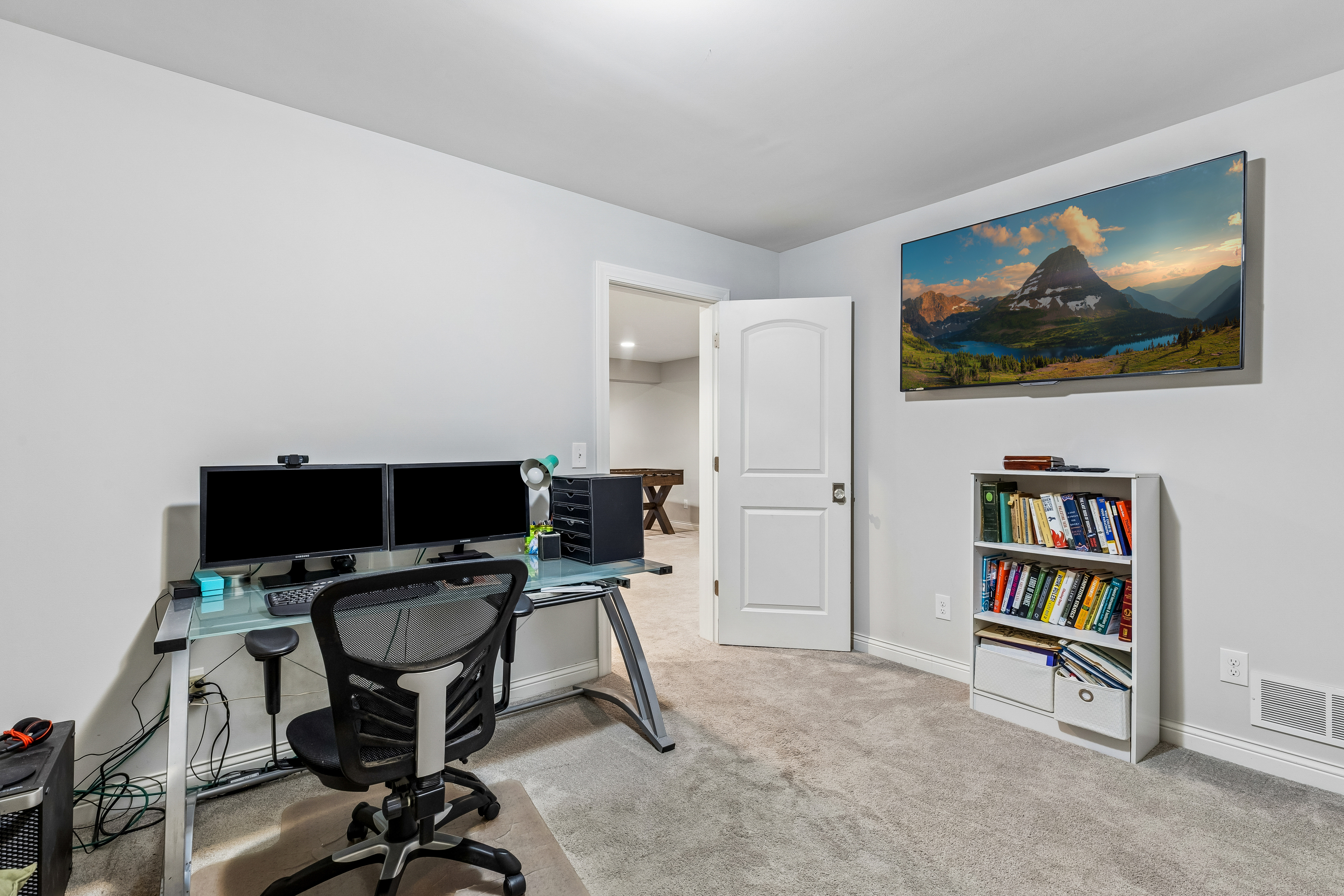  Elegant Living in Edina’s Yancey Park - 物件實景