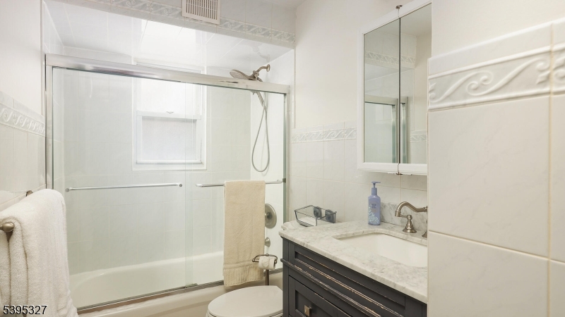 Garwood Boro, New Jersey, 07027, United States, 3 Bedrooms Bedrooms, ,2 BathroomsBathrooms,Residential,For Sale,1990951