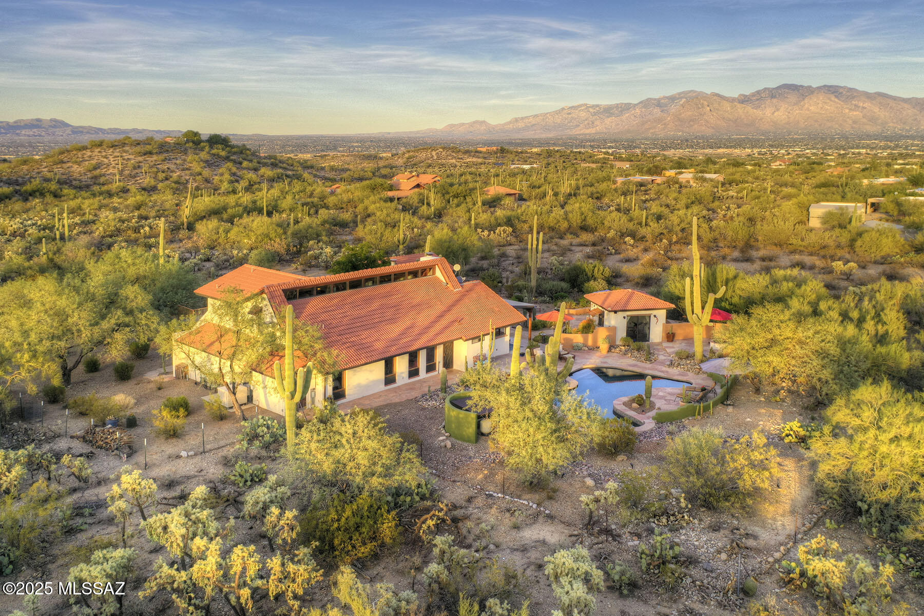 Tucson, Arizona, 85745, United States, 3 Bedrooms Bedrooms, ,3 BathroomsBathrooms,Residential,For Sale,1989628