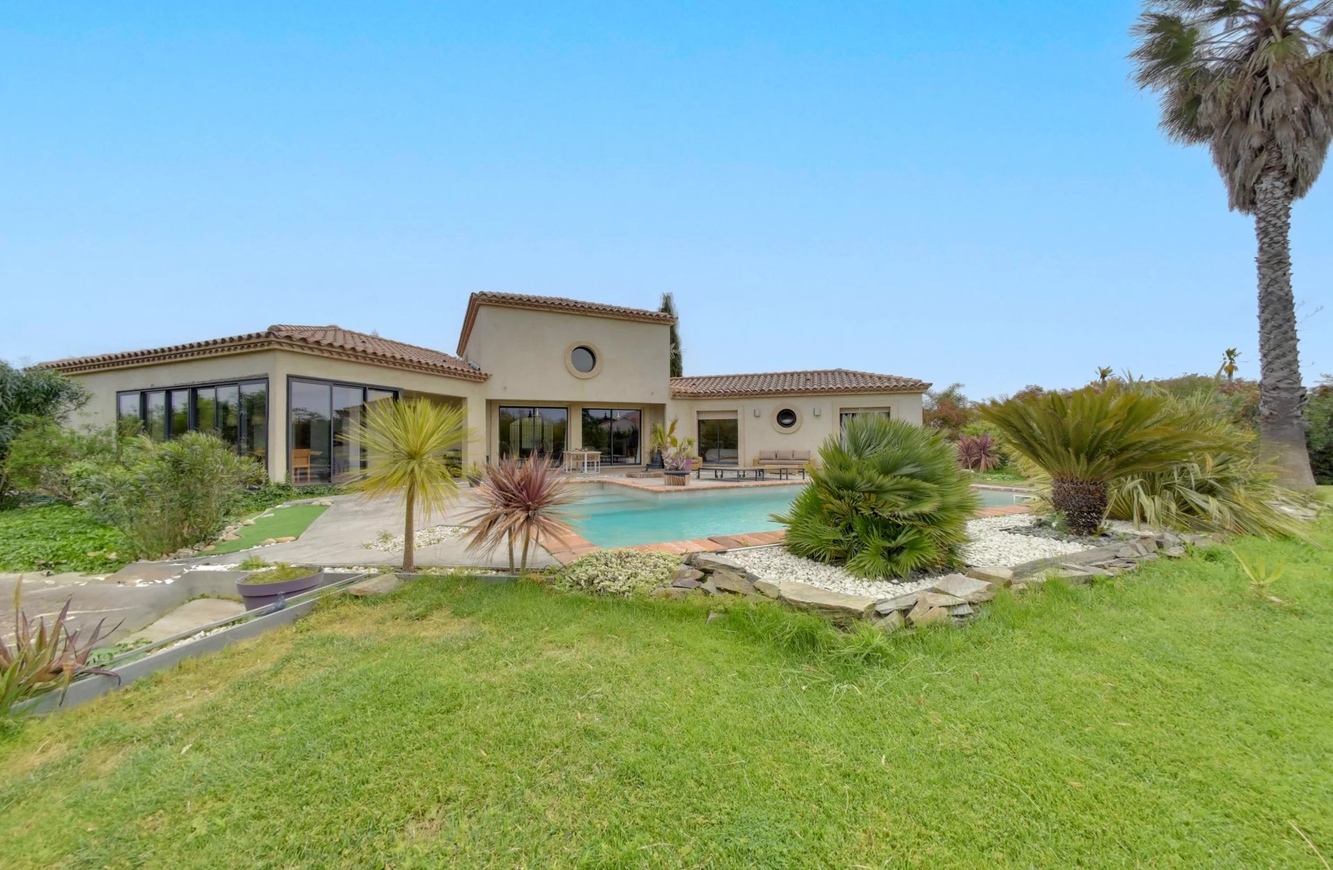 Saint-Féliu-d'Avall, Occitanie, 66170, FR, 2 Bedrooms Bedrooms, ,2 BathroomsBathrooms,Residential,For Sale,1795338