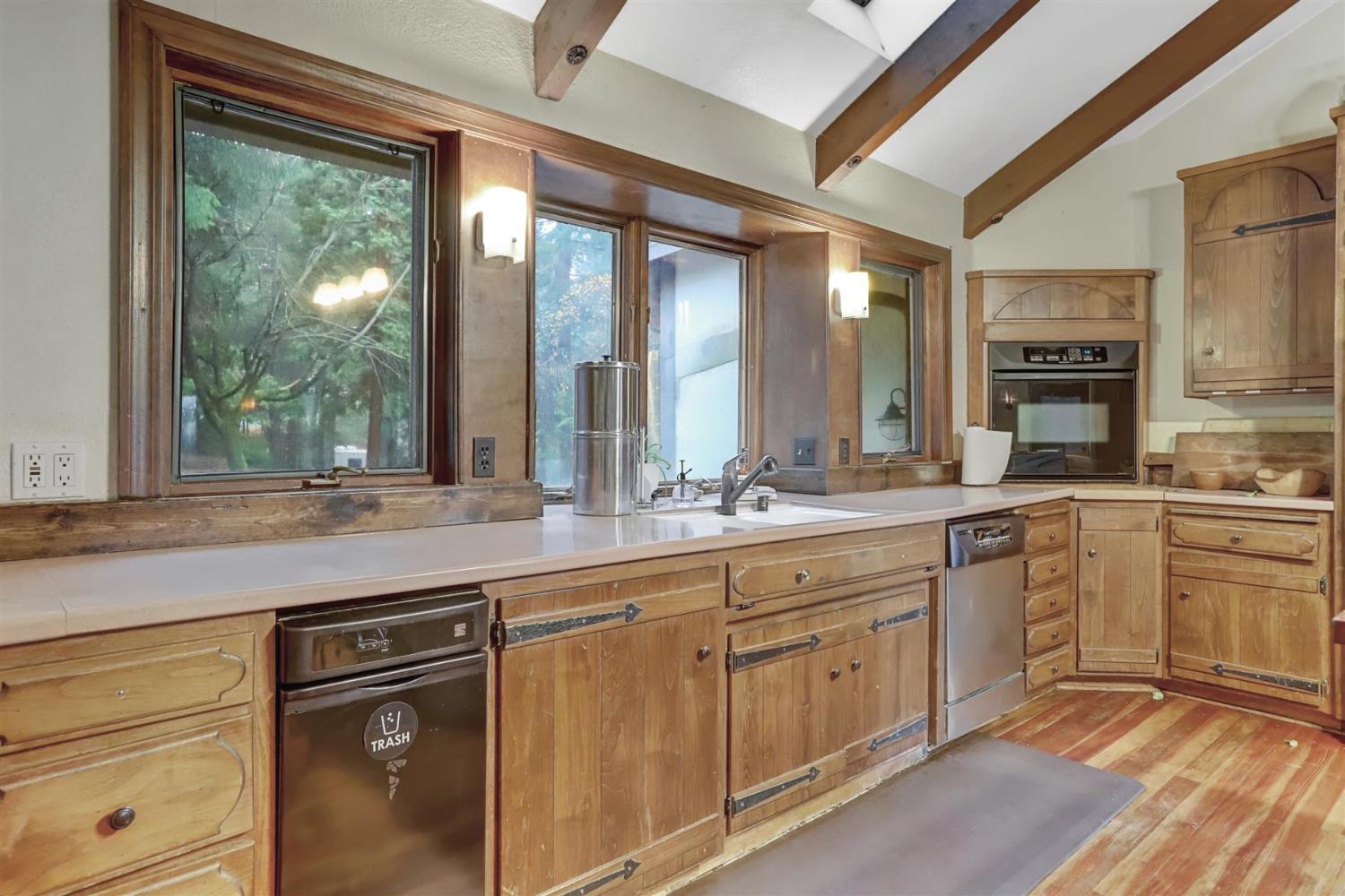 Nevada City, California, 95959, United States, 6 Bedrooms Bedrooms, ,5 BathroomsBathrooms,Residential,For Sale,1997761