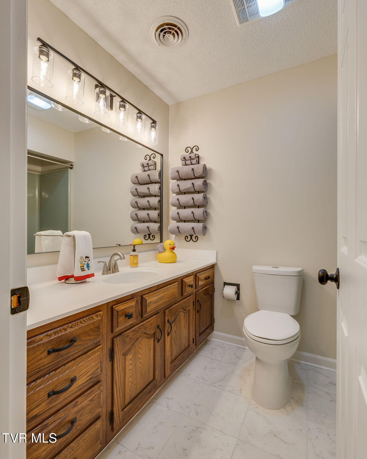 Kingsport, Tennessee, 37663, United States, 5 Bedrooms Bedrooms, ,3 BathroomsBathrooms,Residential,For Sale,1878184