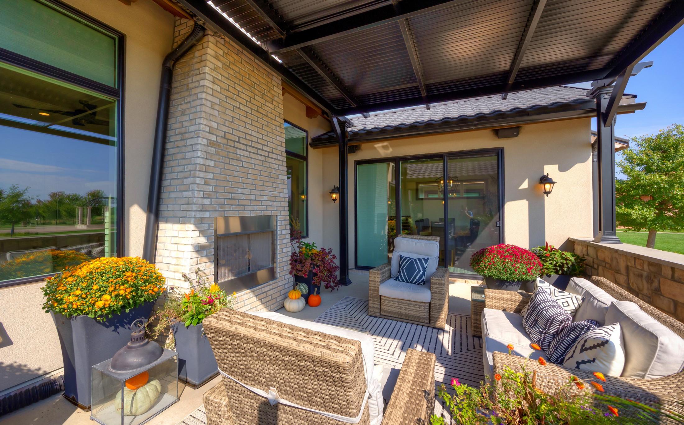 Johnston, Iowa, 50131, United States, 4 Bedrooms Bedrooms, ,4 BathroomsBathrooms,Residential,For Sale,1974668