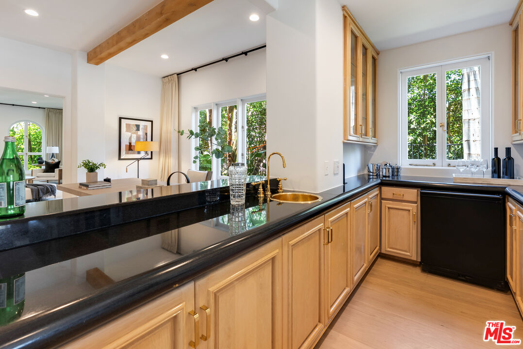 Beverly Hills, California, 90210, United States, 6 Bedrooms Bedrooms, ,8 BathroomsBathrooms,Residential,For Sale,1926509
