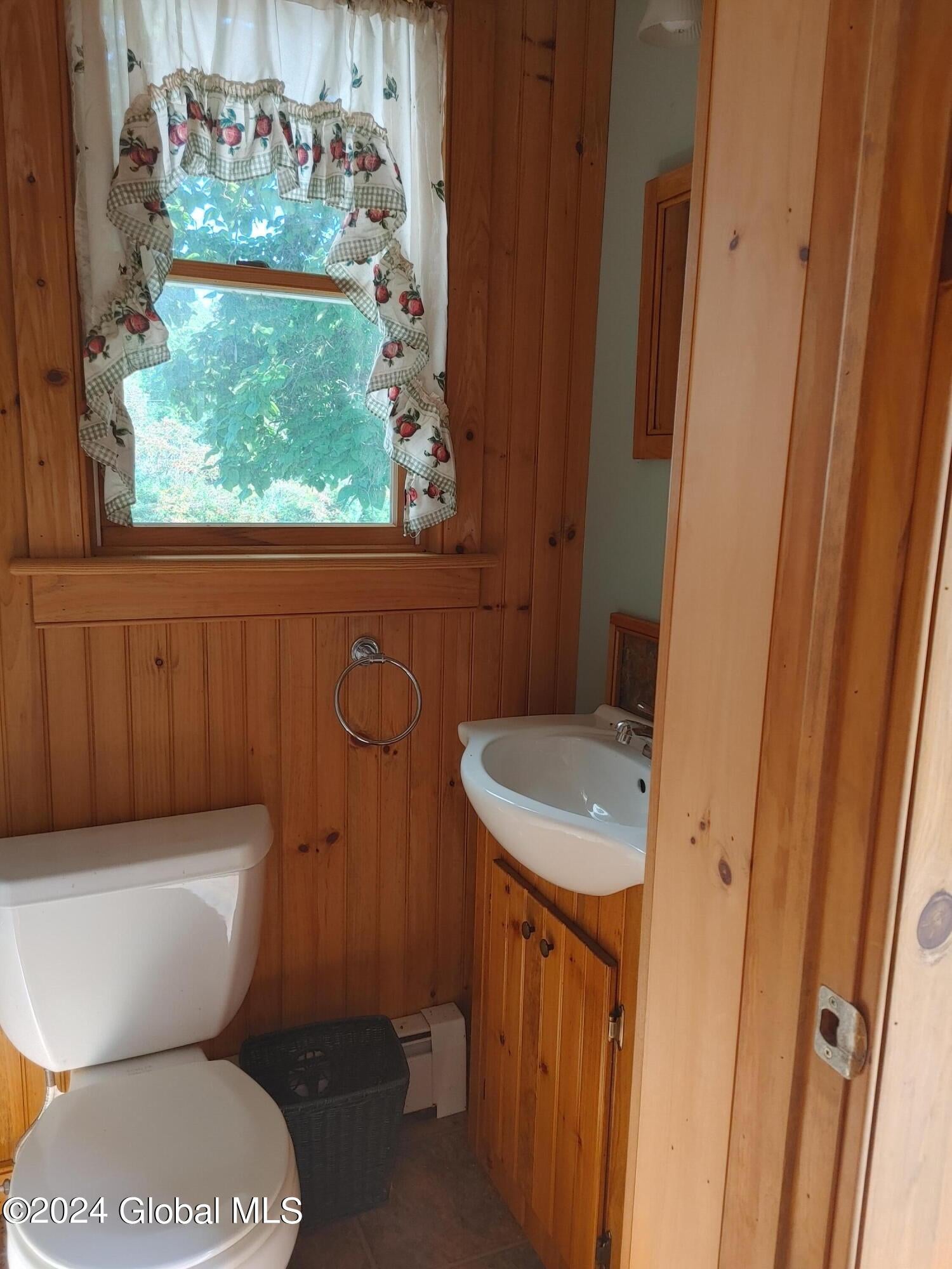 Putnam Station, New York, 12861, United States, 2 Bedrooms Bedrooms, ,2 BathroomsBathrooms,Residential,For Sale,1978709