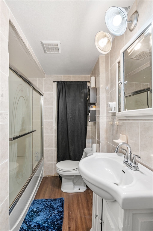Lawrence, Massachusetts, 01841, United States, 4 Bedrooms Bedrooms, ,2 BathroomsBathrooms,Residential,For Sale,1871018