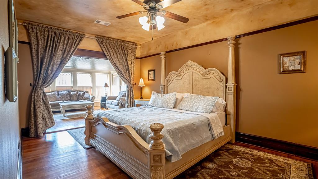 Granbury, Texas, 76048, United States, 8 Bedrooms Bedrooms, ,8 BathroomsBathrooms,Residential,For Sale,2009075
