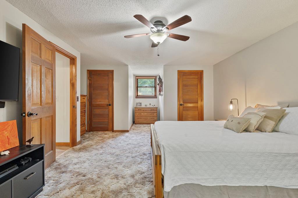 Hayesville, North Carolina, 28904, United States, 4 Bedrooms Bedrooms, ,2 BathroomsBathrooms,Residential,For Sale,1871296