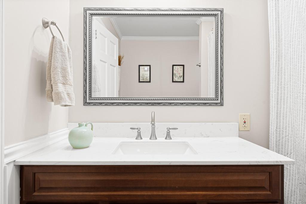 Hartwell, Georgia, 30643, United States, 4 Bedrooms Bedrooms, ,3 BathroomsBathrooms,Residential,For Sale,1989315