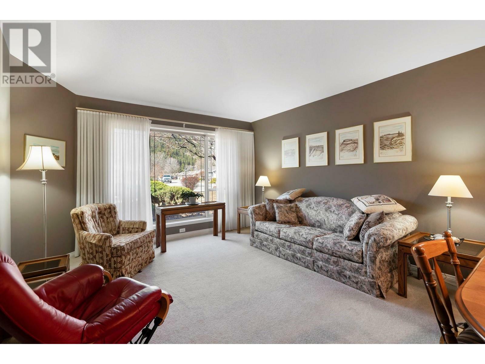 KELOWNA, British Columbia, V1V 1Z4, CA, 2 Bedrooms Bedrooms, ,2 BathroomsBathrooms,Residential,For Sale,1960931