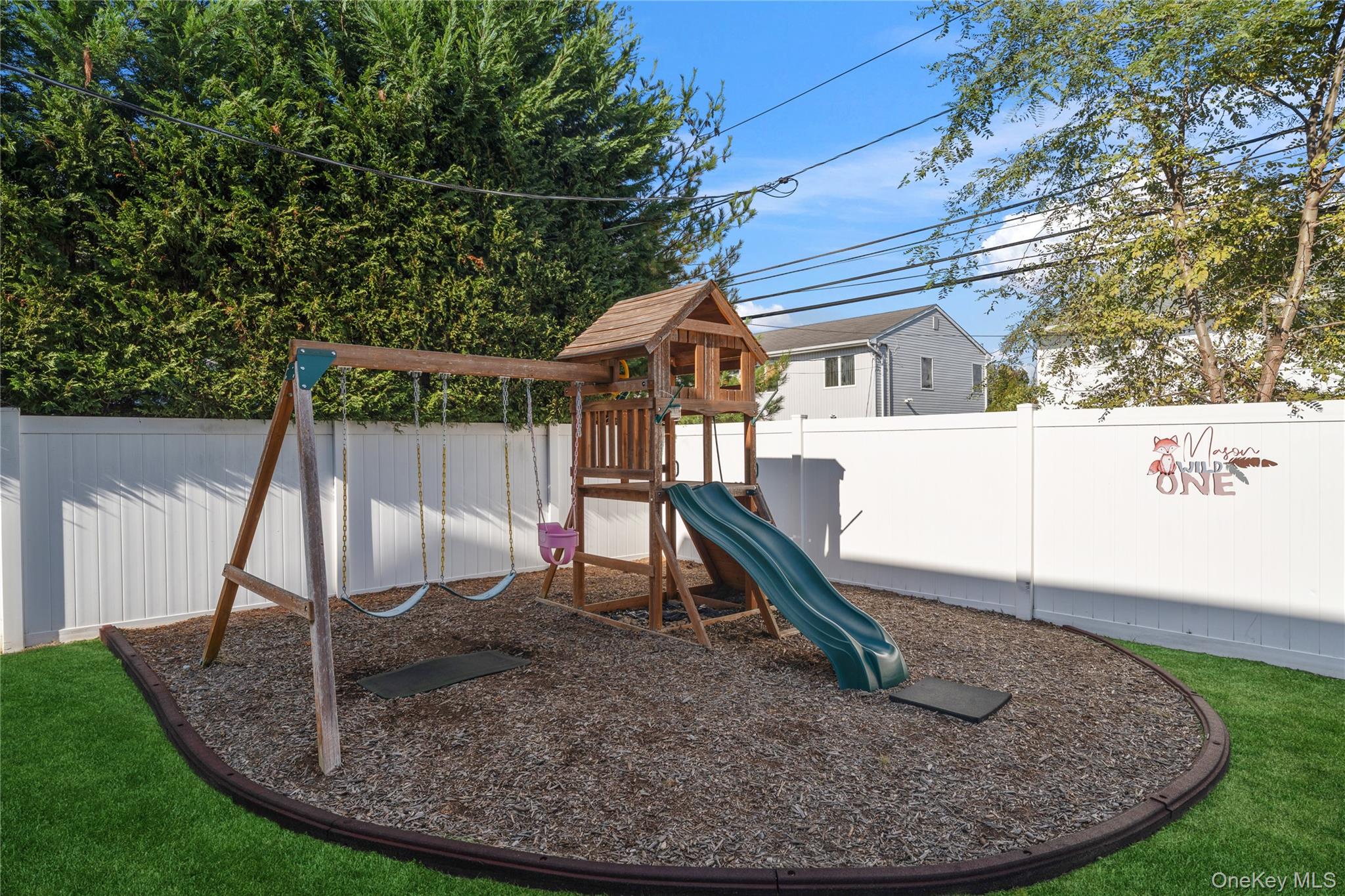 Oceanside, New York, 11572, United States, 4 Bedrooms Bedrooms, ,3 BathroomsBathrooms,Residential,For Sale,1987858