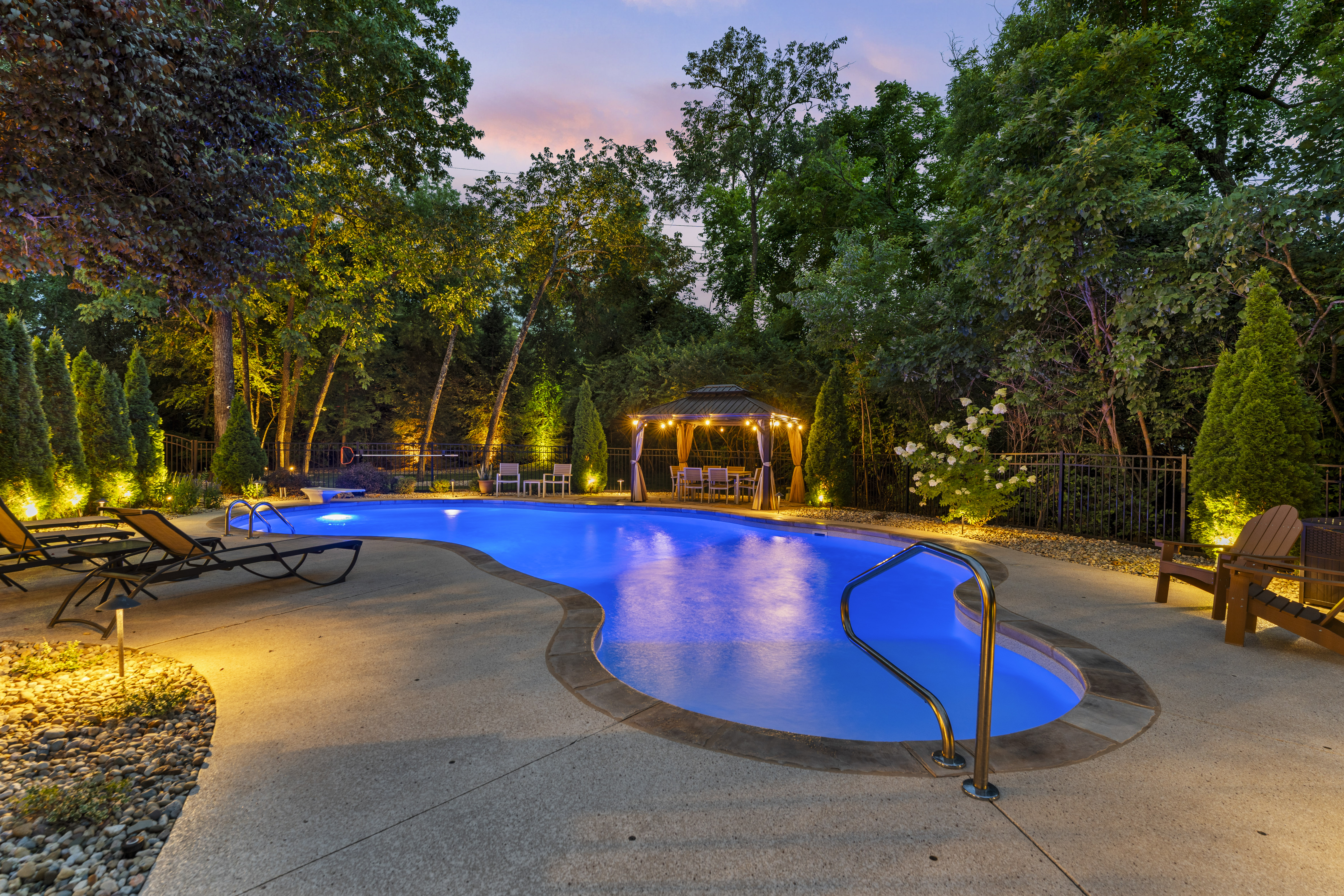  Exquisitely Renovated Home in the heart of Town & Country - 物件實景
