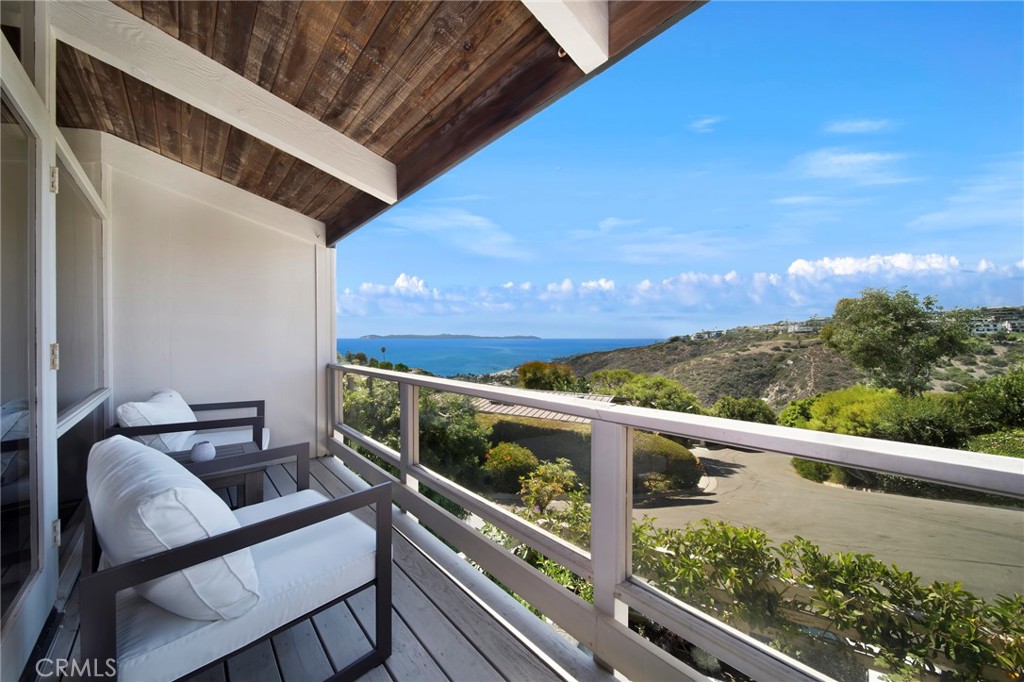 Laguna Beach, California, 92651, United States, 3 Bedrooms Bedrooms, ,3 BathroomsBathrooms,Residential,For Sale,1927395