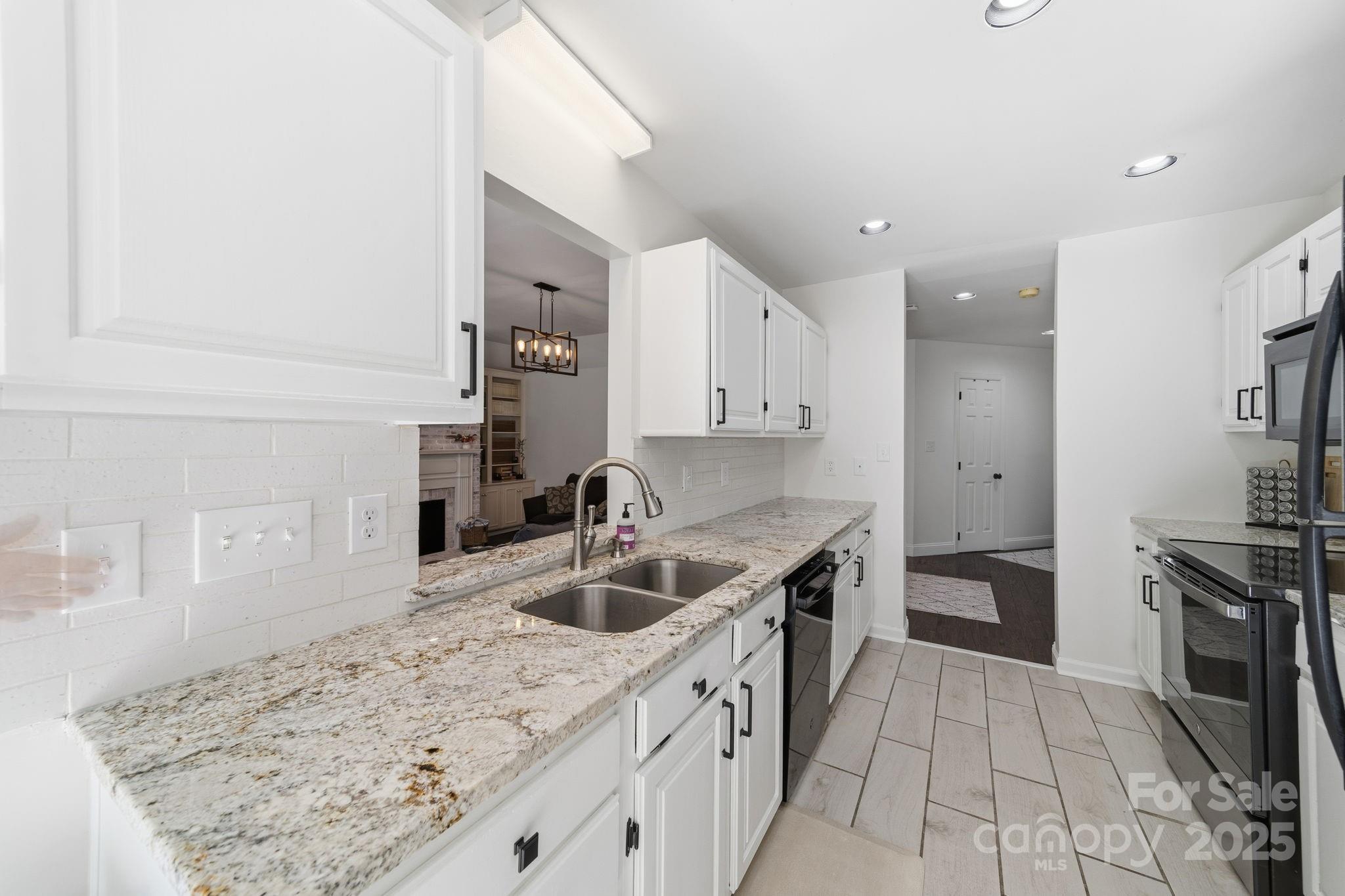 Charlotte, North Carolina, 28226, United States, 3 Bedrooms Bedrooms, ,2 BathroomsBathrooms,Residential,For Sale,1991268