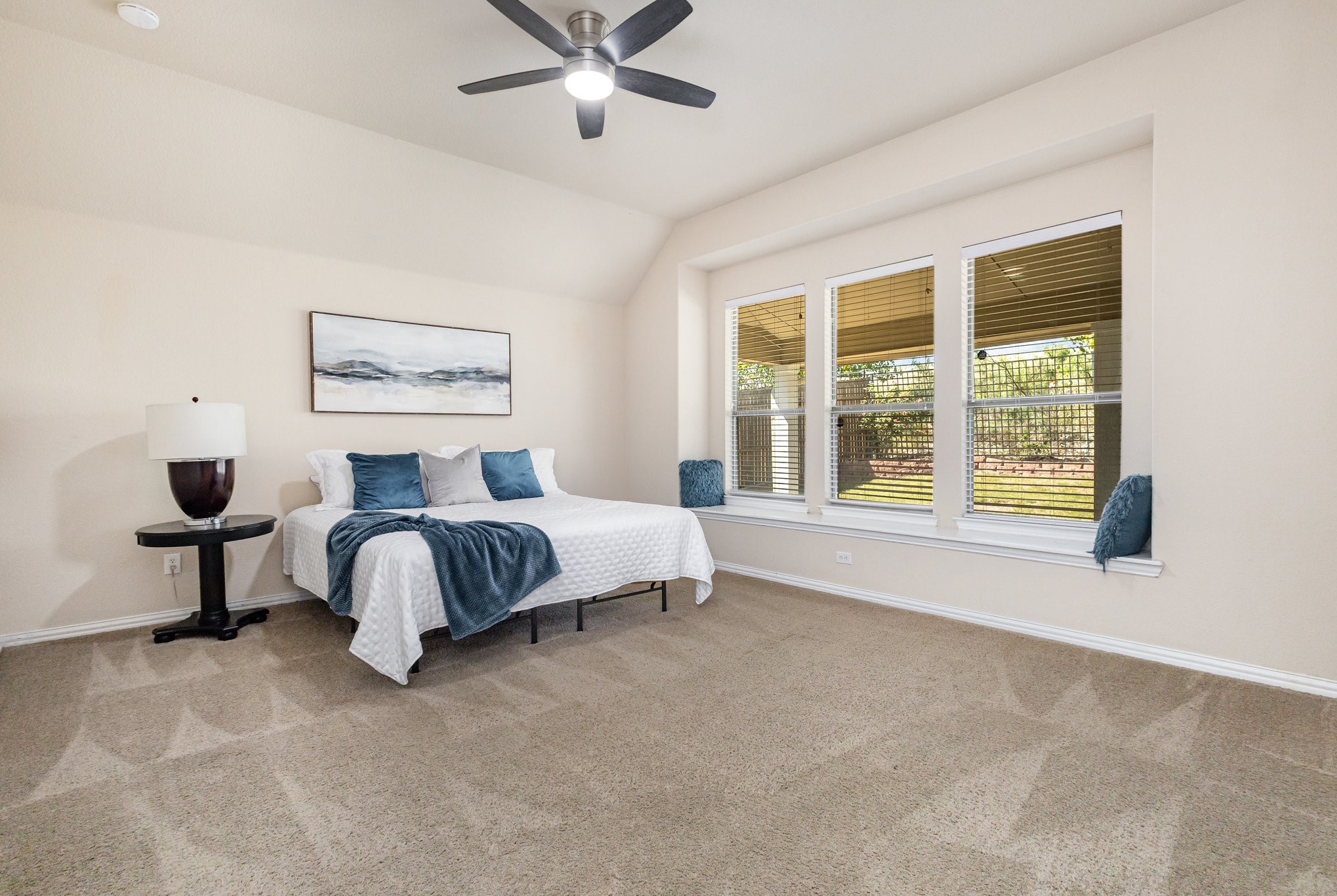 Roanoke, Texas, 76262, United States, 4 Bedrooms Bedrooms, ,3 BathroomsBathrooms,Residential,For Sale,1963102