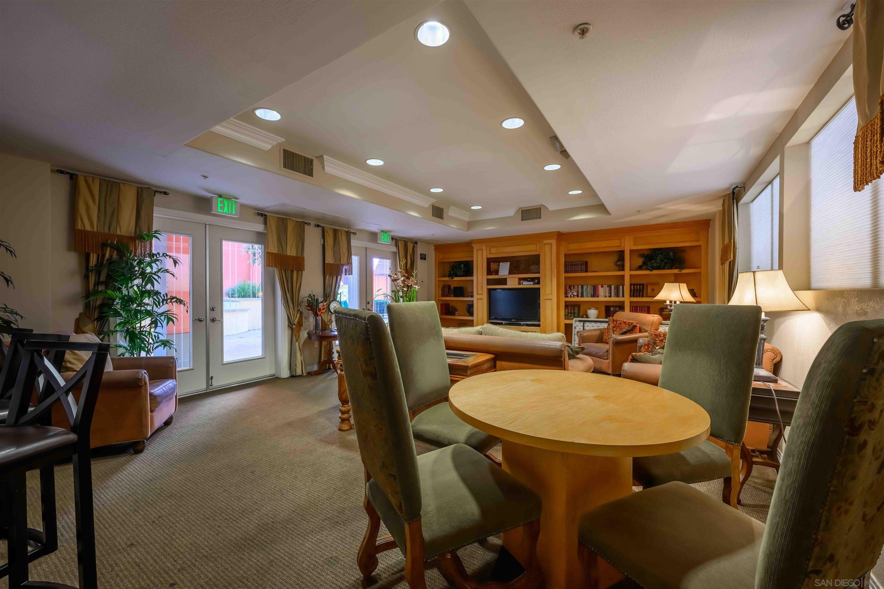 San Diego, California, 92101, United States, 2 Bedrooms Bedrooms, ,3 BathroomsBathrooms,Residential,For Sale,1713203