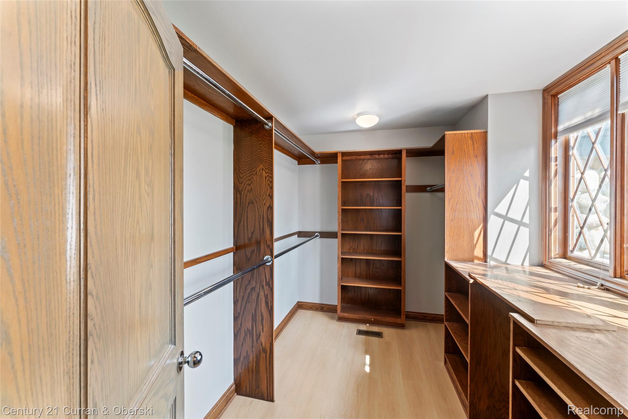 Farmington, Michigan, 48331, United States, 5 Bedrooms Bedrooms, ,6 BathroomsBathrooms,Residential,For Sale,1975363