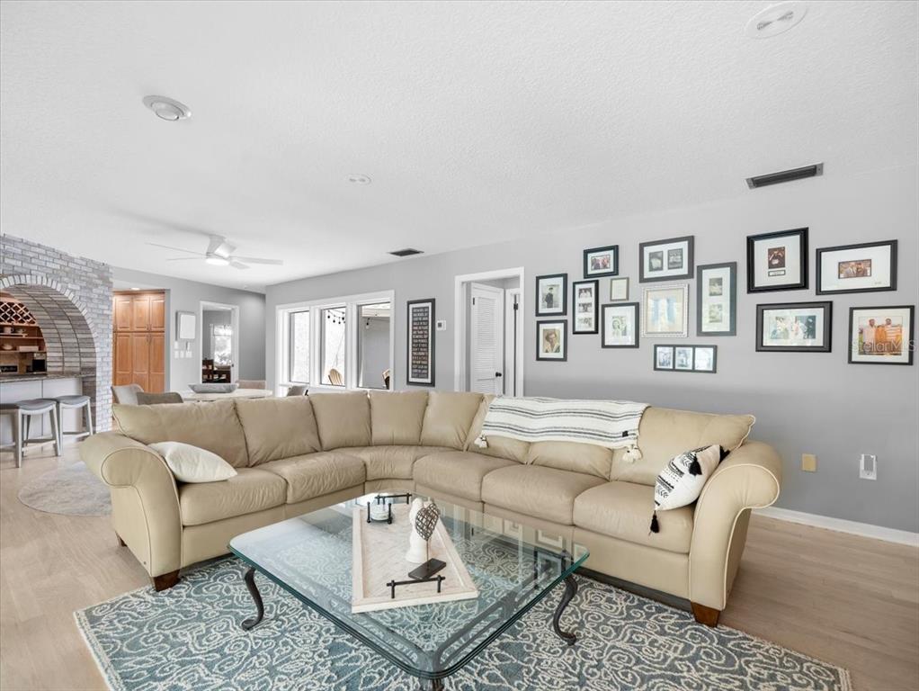 Tampa, Florida, 33618, United States, 4 Bedrooms Bedrooms, ,3 BathroomsBathrooms,Residential,For Sale,1941993