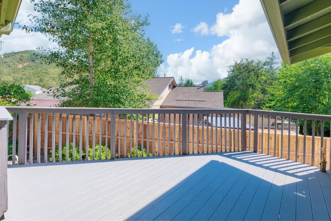 Rogue River, Oregon, 97537, United States, 3 Bedrooms Bedrooms, ,3 BathroomsBathrooms,Residential,For Sale,1944888