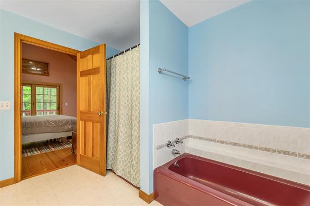Epsom, New Hampshire, 03234, United States, 2 Bedrooms Bedrooms, ,1 BathroomBathrooms,Residential,For Sale,1861346