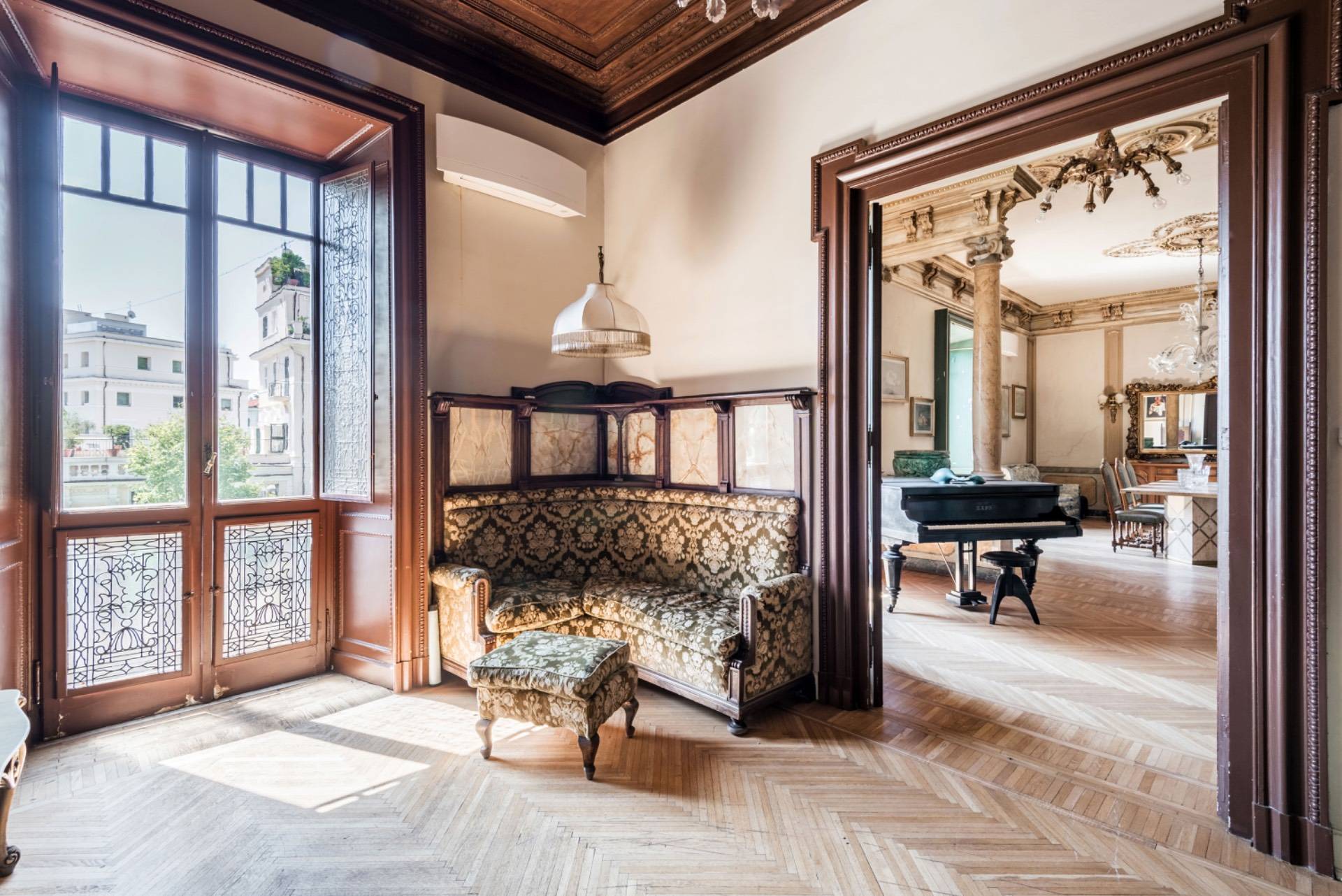 Roma, Roma, 00100, IT, 4 Bedrooms Bedrooms, ,2 BathroomsBathrooms,Residential,For Sale,1987482