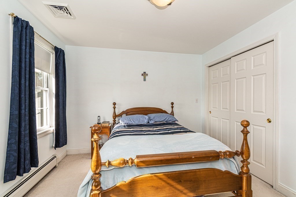 Seabrook, New Hampshire, 03874, United States, 4 Bedrooms Bedrooms, ,3 BathroomsBathrooms,Residential,For Sale,1942793