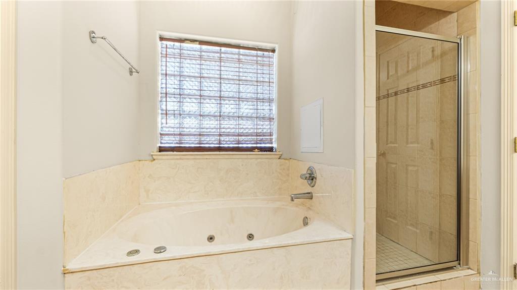 Edinburg, Texas, 78541, United States, 4 Bedrooms Bedrooms, ,3 BathroomsBathrooms,Residential,For Sale,1933040