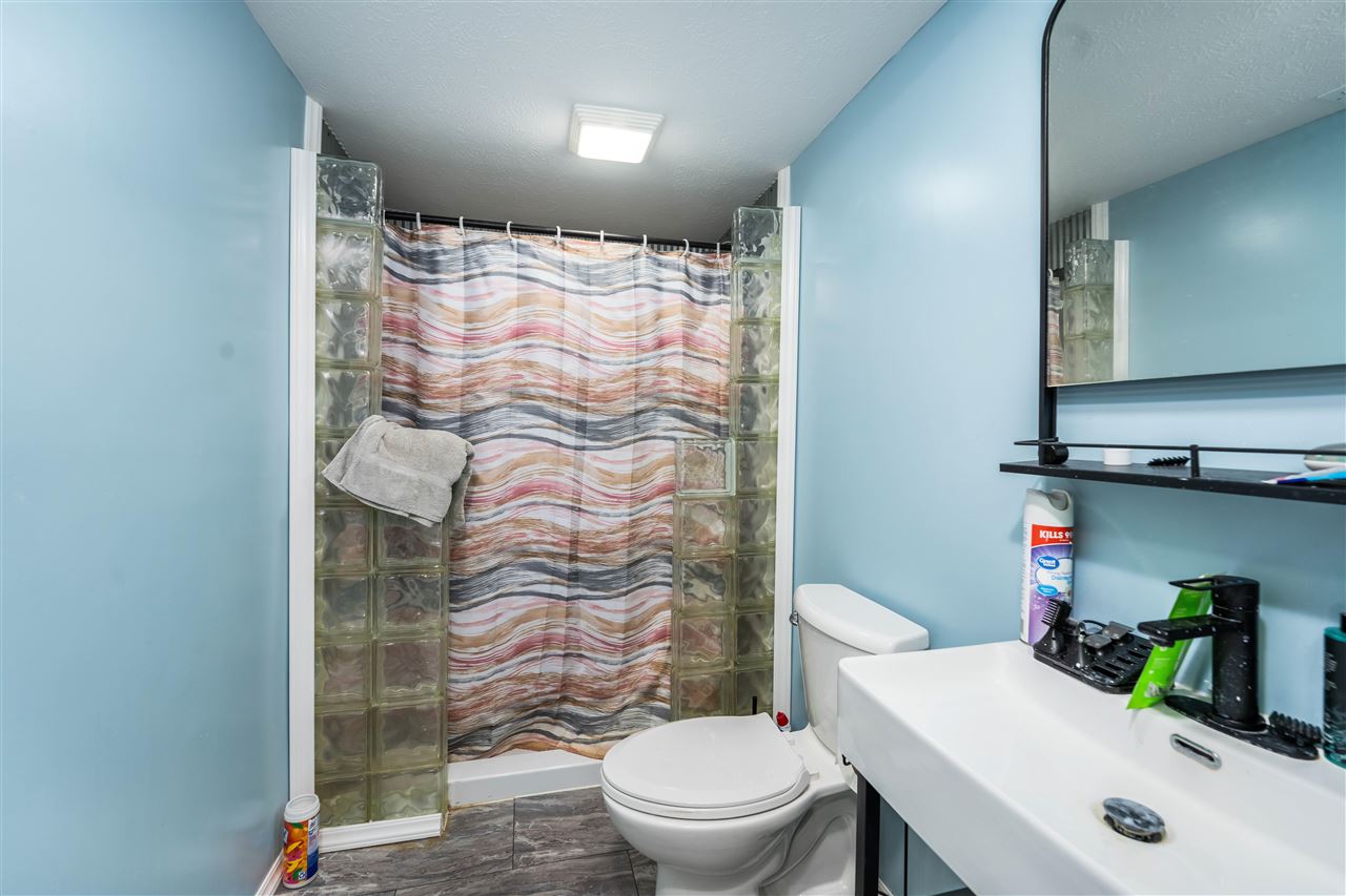 Connersville, Indiana, 47331, United States, 3 Bedrooms Bedrooms, ,2 BathroomsBathrooms,Residential,For Sale,1847503