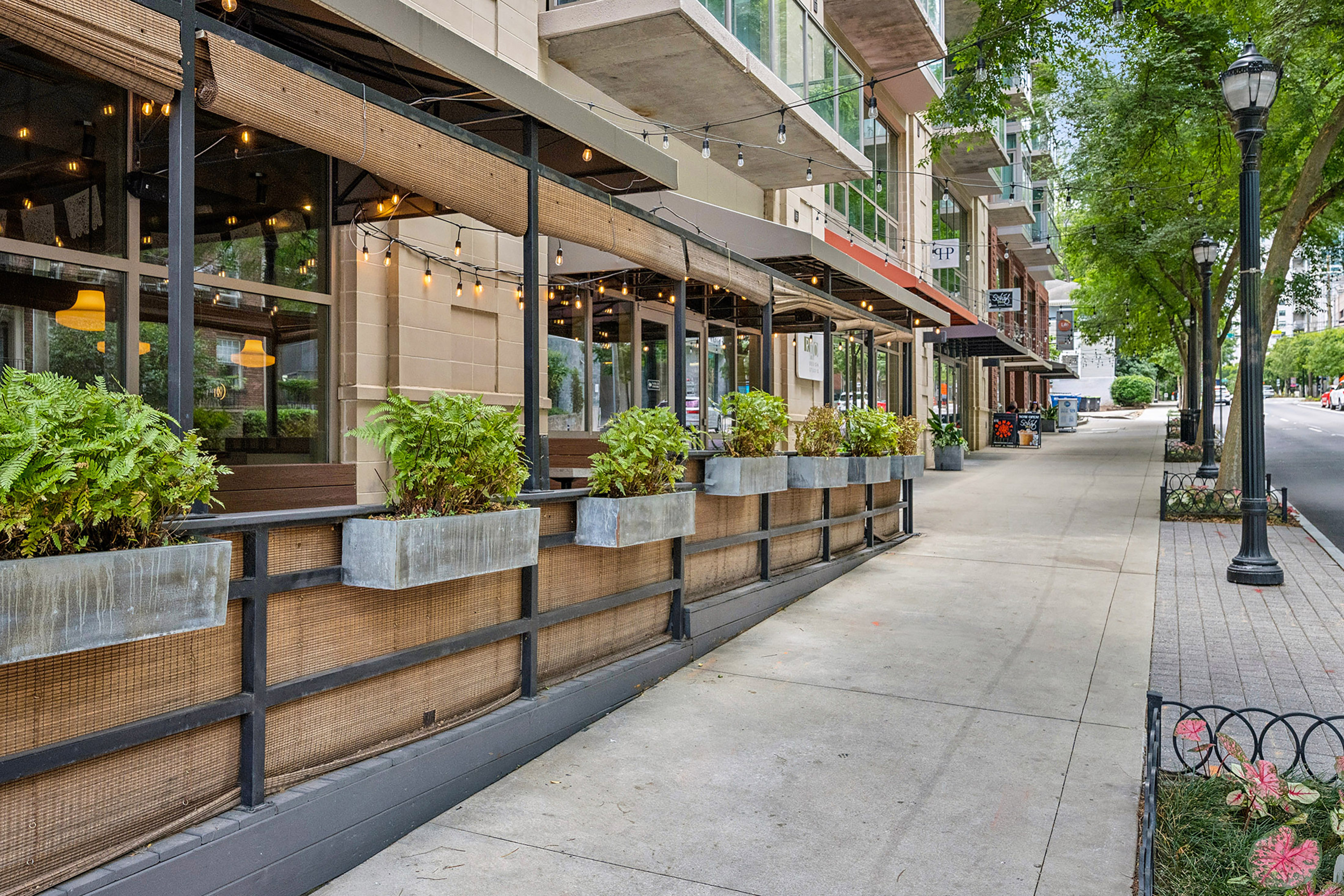  Large One Bedroom Condo in Fantastic Midtown Location - 物件實景