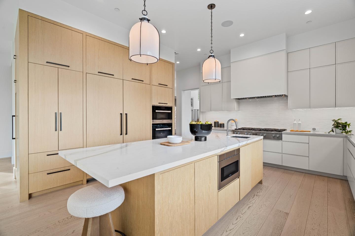 Hillsborough, California, 94010, United States, 5 Bedrooms Bedrooms, ,7 BathroomsBathrooms,Residential,For Sale,1995622