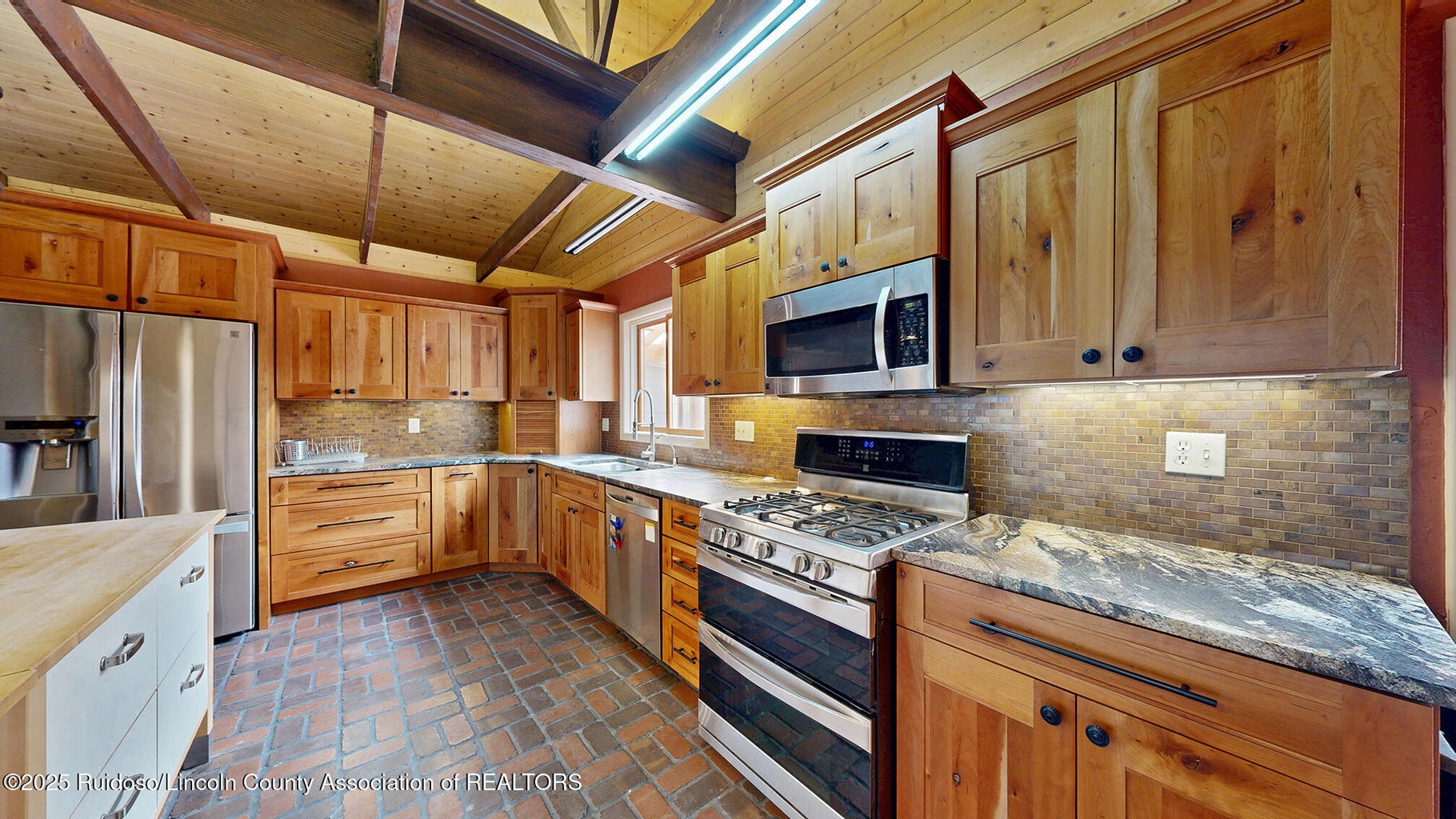 Ruidoso, New Mexico, 88345, United States, 3 Bedrooms Bedrooms, ,3 BathroomsBathrooms,Residential,For Sale,1826738
