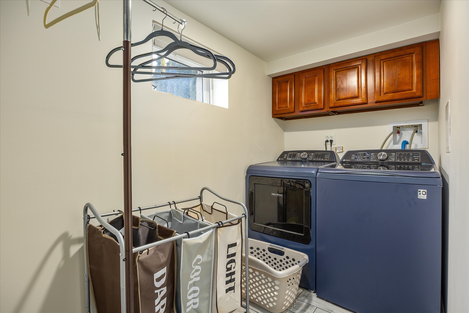 Howard Beach, New York, 11414, United States, 6 Bedrooms Bedrooms, ,2 BathroomsBathrooms,Residential,For Sale,2005661