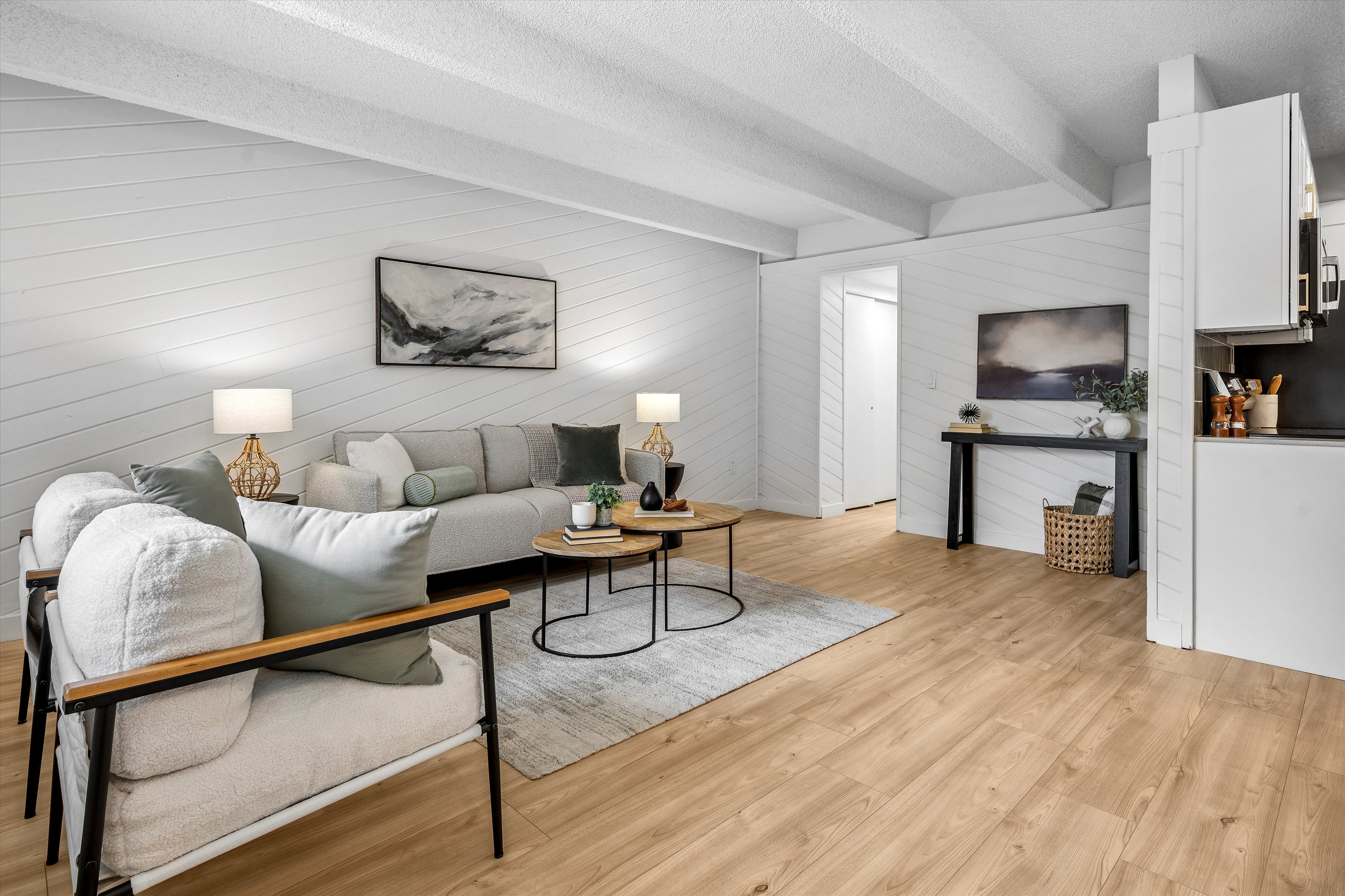  Beautifully Remodeled and Move-in Ready - 物件實景