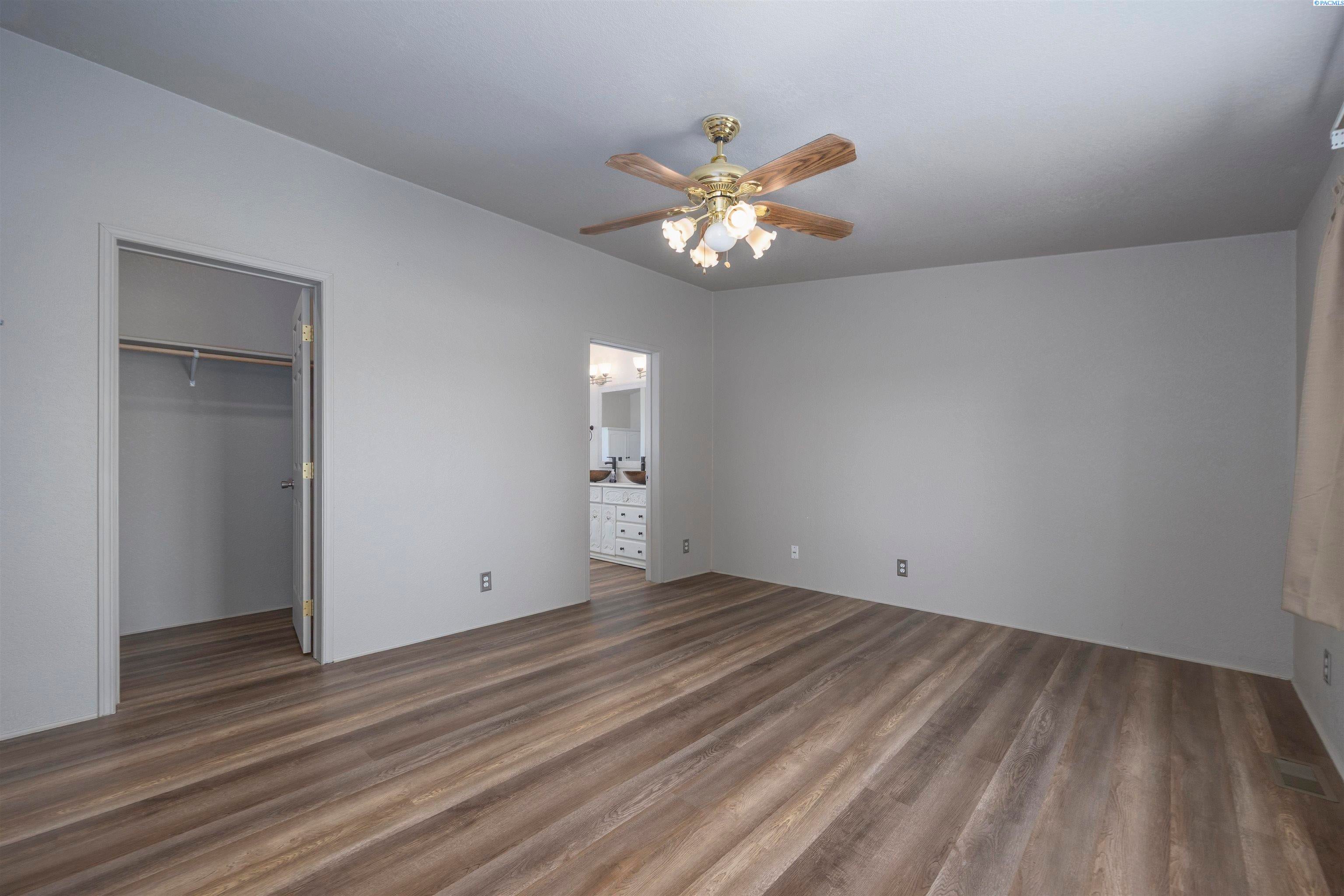 Benton City, Washington, 99320, United States, 3 Bedrooms Bedrooms, ,2 BathroomsBathrooms,Residential,For Sale,1983033