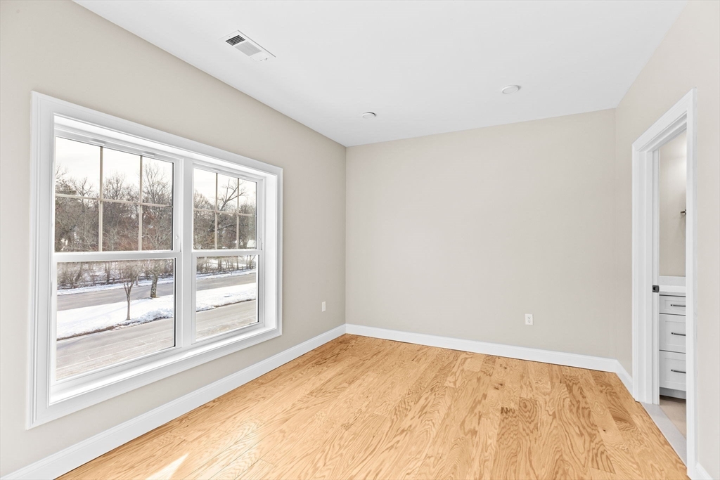 Milton, Massachusetts, 02186, United States, 2 Bedrooms Bedrooms, ,2 BathroomsBathrooms,Residential,For Sale,1907796